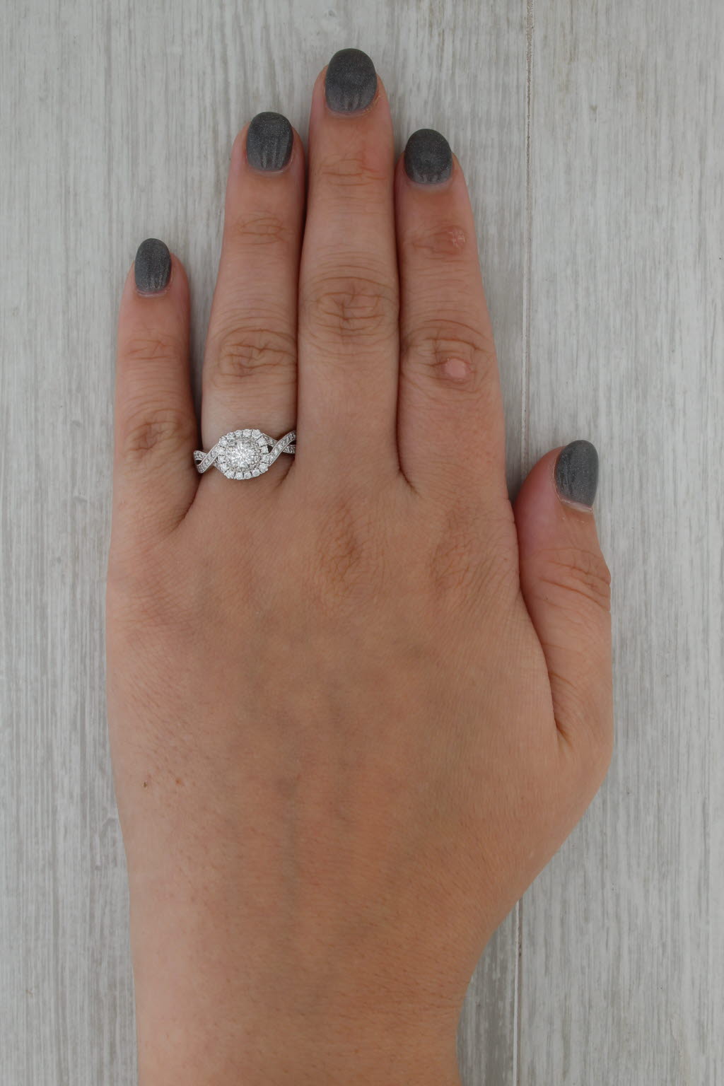 Neil Lane 0.37ctw Diamond Halo Engagement Ring 14k White Gold Size 6.75