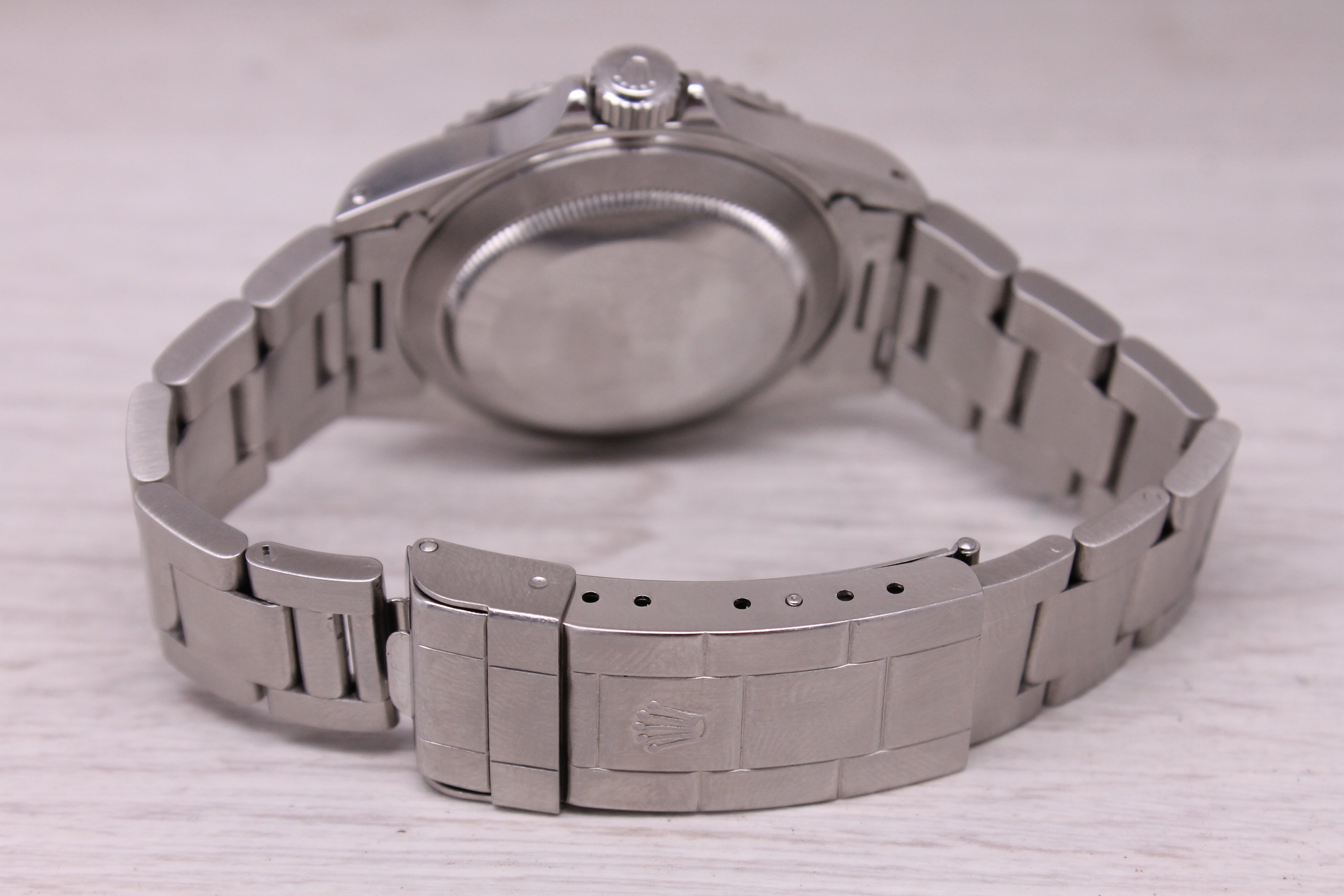 Rolex Submariner 14060M Men 40mm Steel Automatic Divers Watch Box Papers No Date