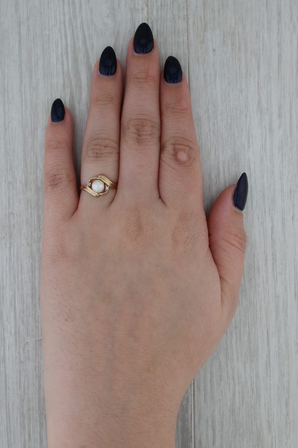 Cultured Pearl Solitaire Ring 10k Yellow Gold Size 7.25 Diamond Accent