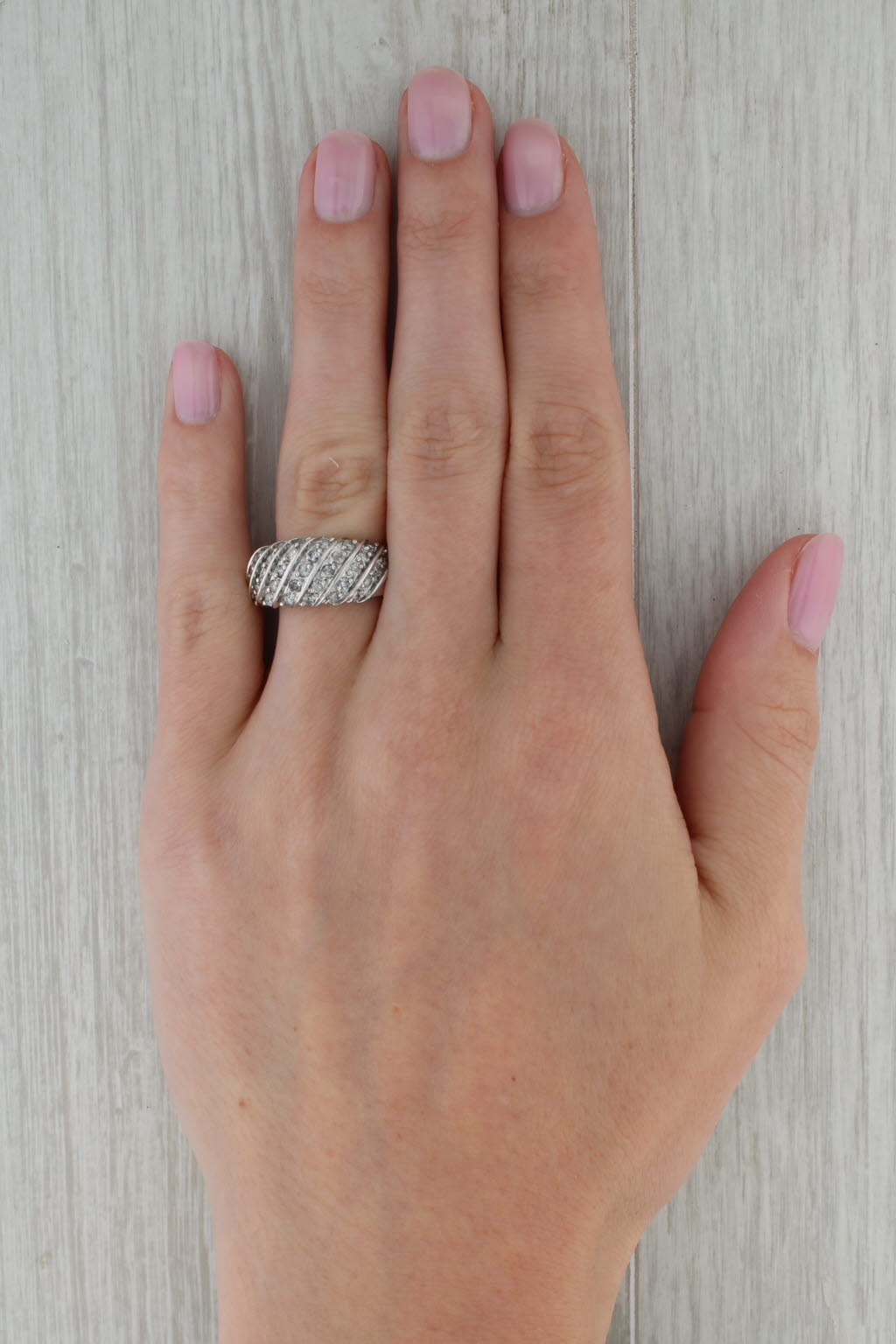 Rosy Brown 0.75ctw Diamond Scalloped Ring 10k White Gold Size 8