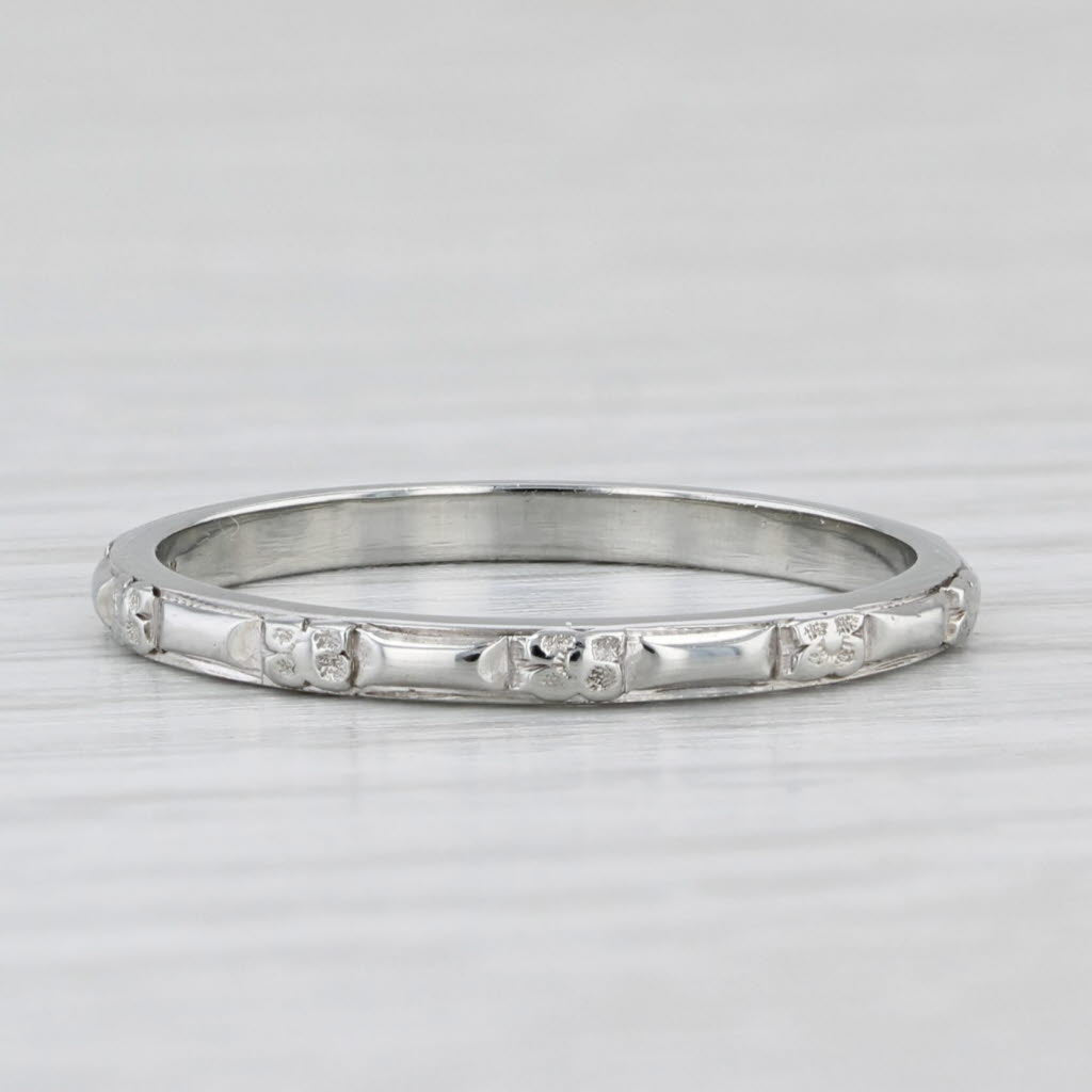 Light Gray Art Deco Floral Pattern Wedding Band 18k White Gold Size 6.5 Stackable Ring