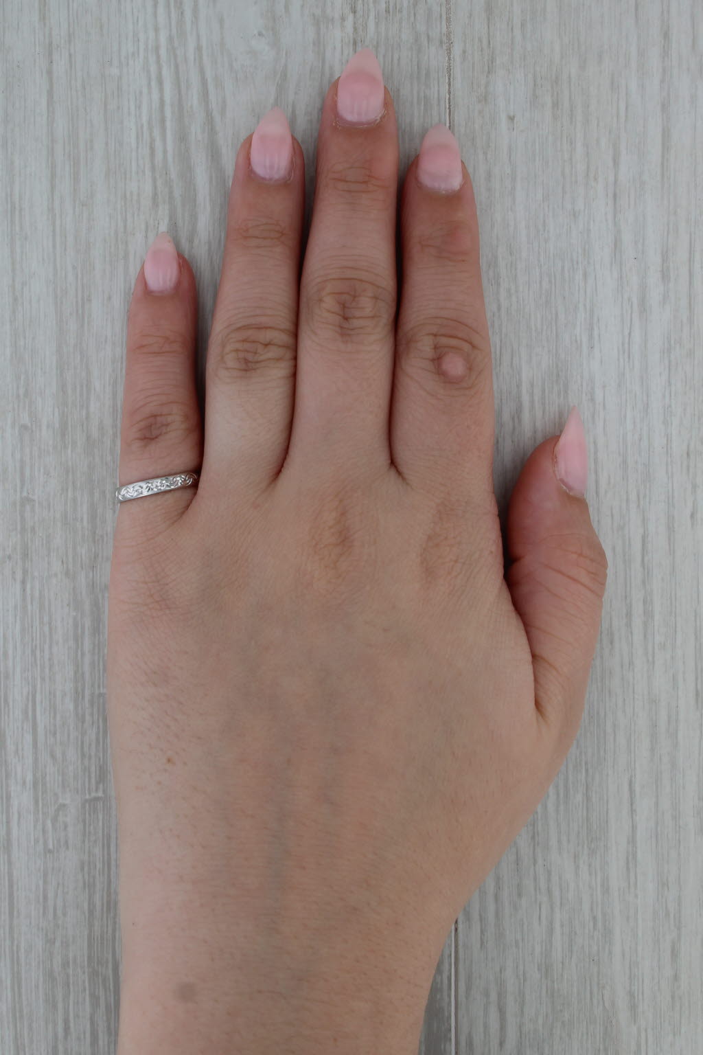 Swirl Pattern Band 14k White Gold Size 5-5.25 Stackable Wedding Ring