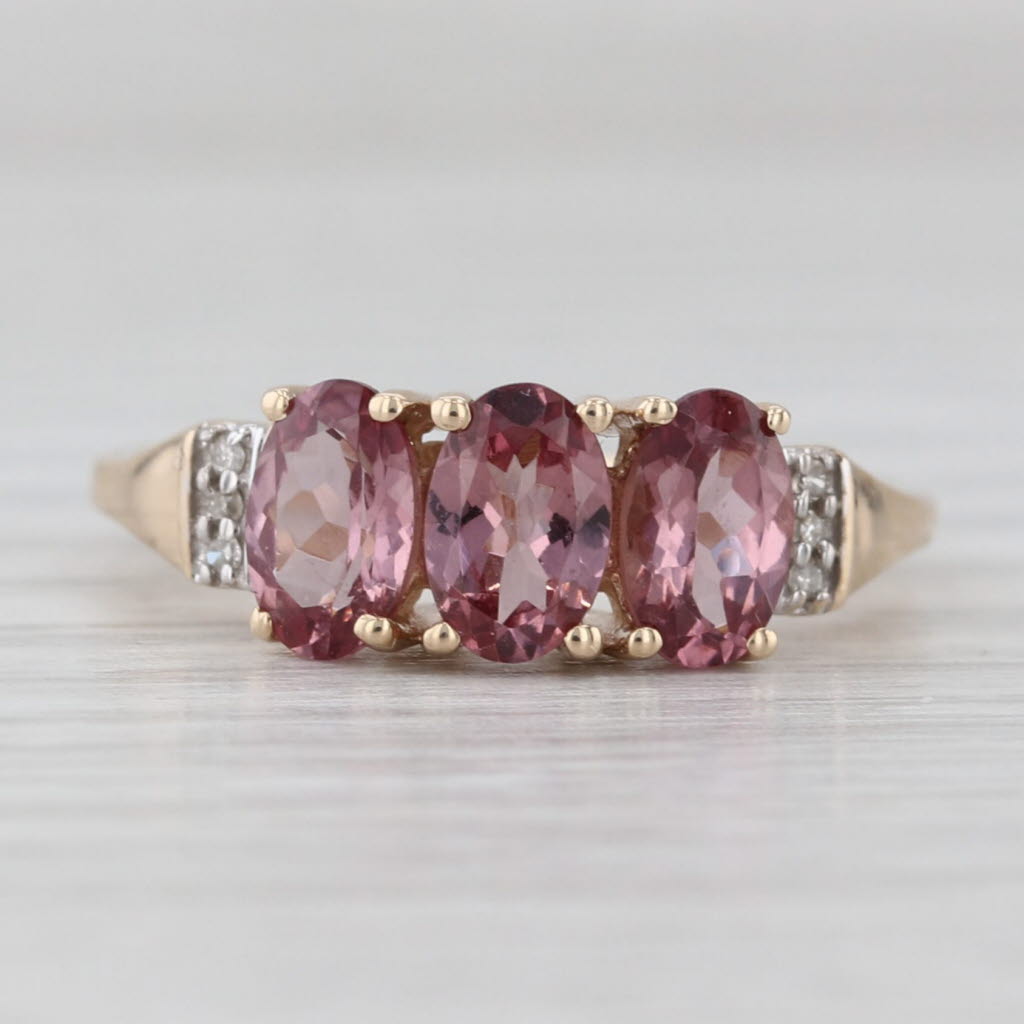 Light Gray 1.76ctw Color Change Garnet 3-Stone Ring 9k Yellow Gold Size 6.25 COA