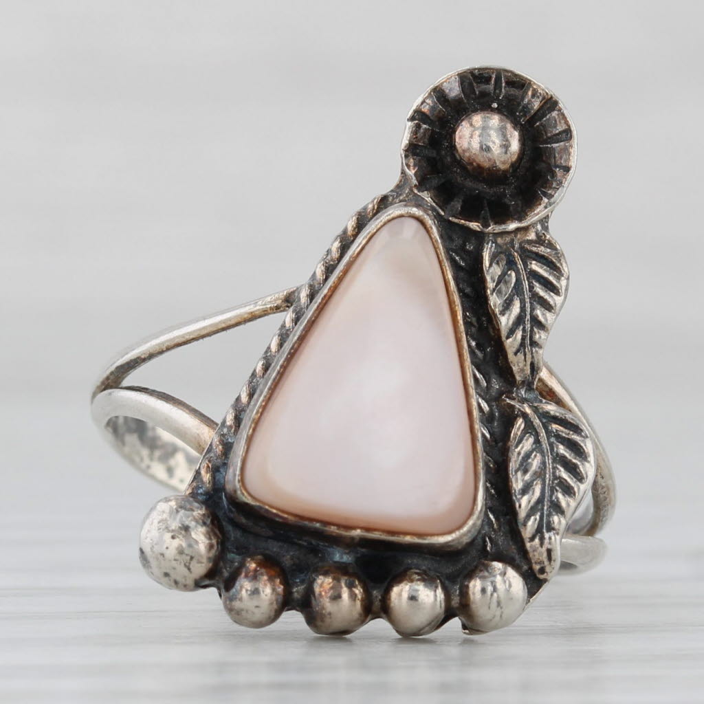 Light Gray Vintage Native American Mother of Pearl Ring Sterling Silver Size 7.5
