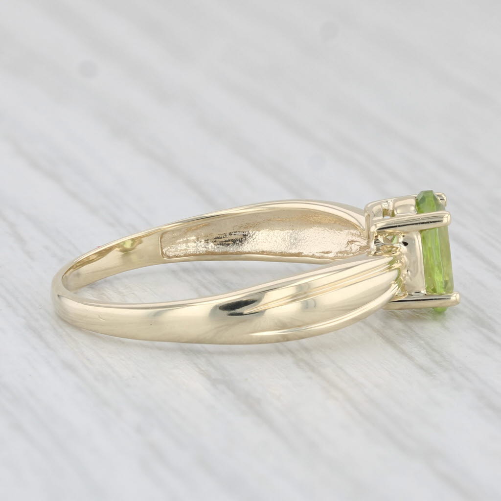 Light Gray 0.80ct Oval Peridot Solitaire Ring 10k Yellow Gold Size 7.25