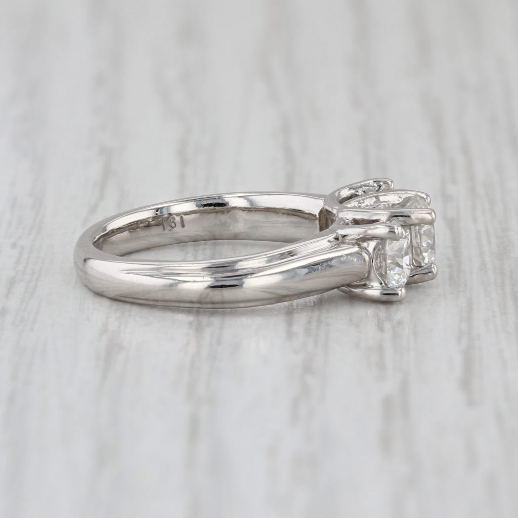 Carlyle & Co 1.61ctw 3-Stone Diamond Engagement Ring Platinum Size 5.5