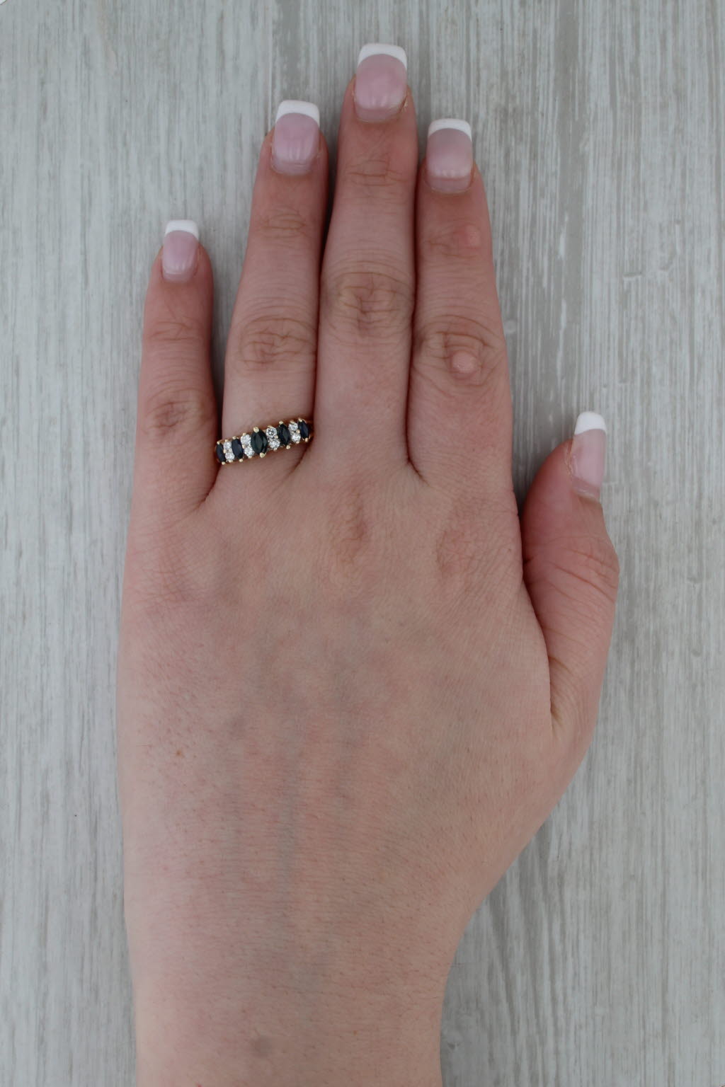 0.90ctw Tiered Blue Sapphire Diamond Rooftop Ring 14k Yellow Gold Size 8.25