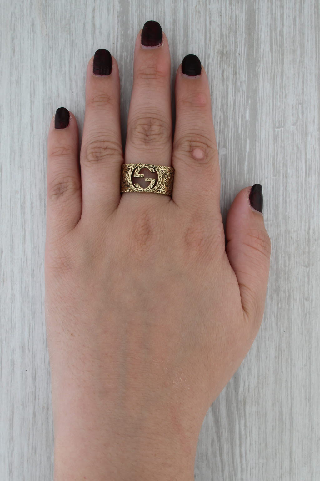 Gucci Arabesque Ring 18k Yellow Gold Ornate Floral Band