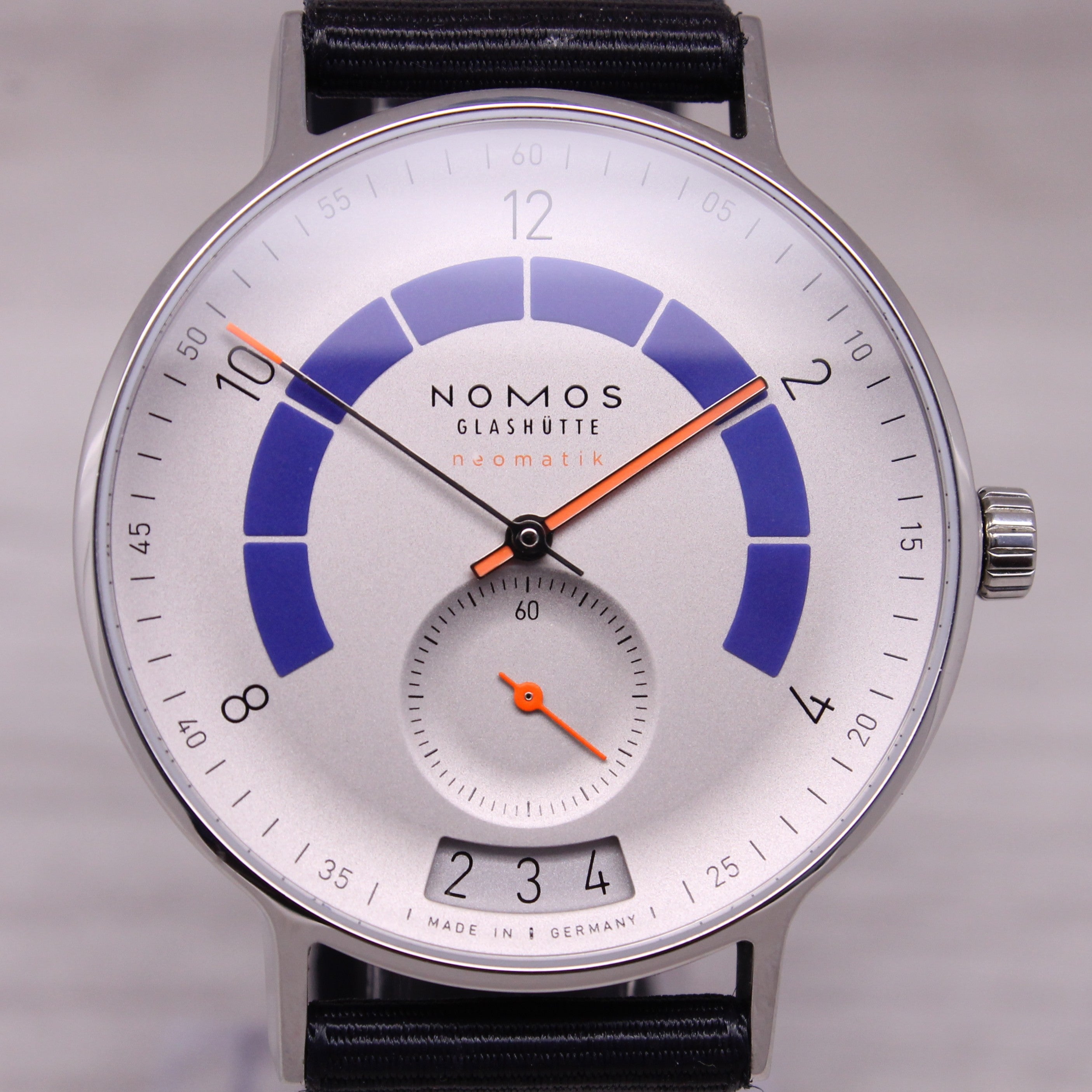 Nomos Autobahn Neomatik 41mm Mens Automatic Steel Watch 1303 3524 w Box Card