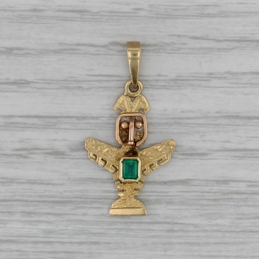 0.20ct Emerald Tribal Bird Pendant 18k Yellow Gold