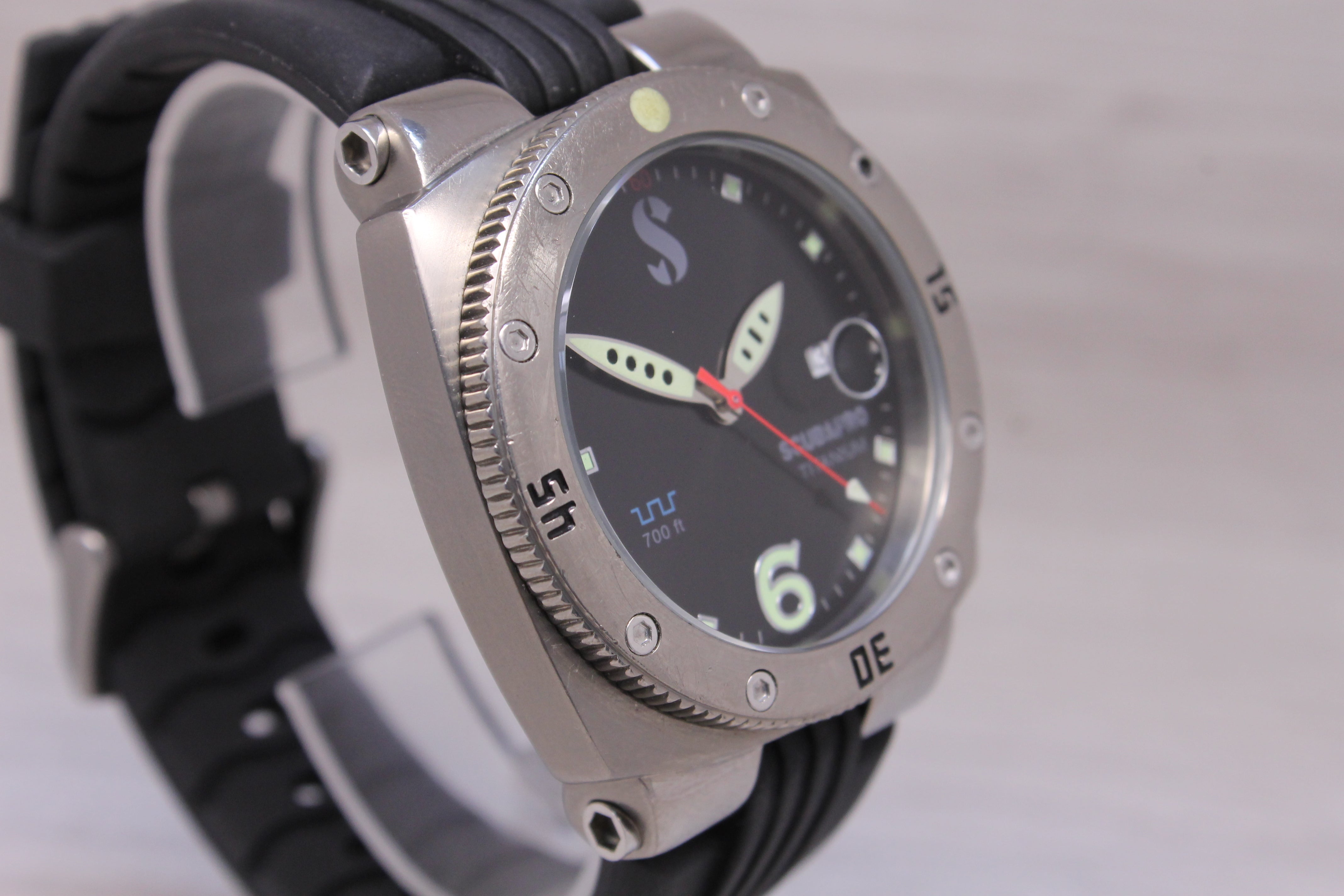 Scubapro 700 Mens 41mm Automatic Titanium Divers Watch w Bracelet Box Strap