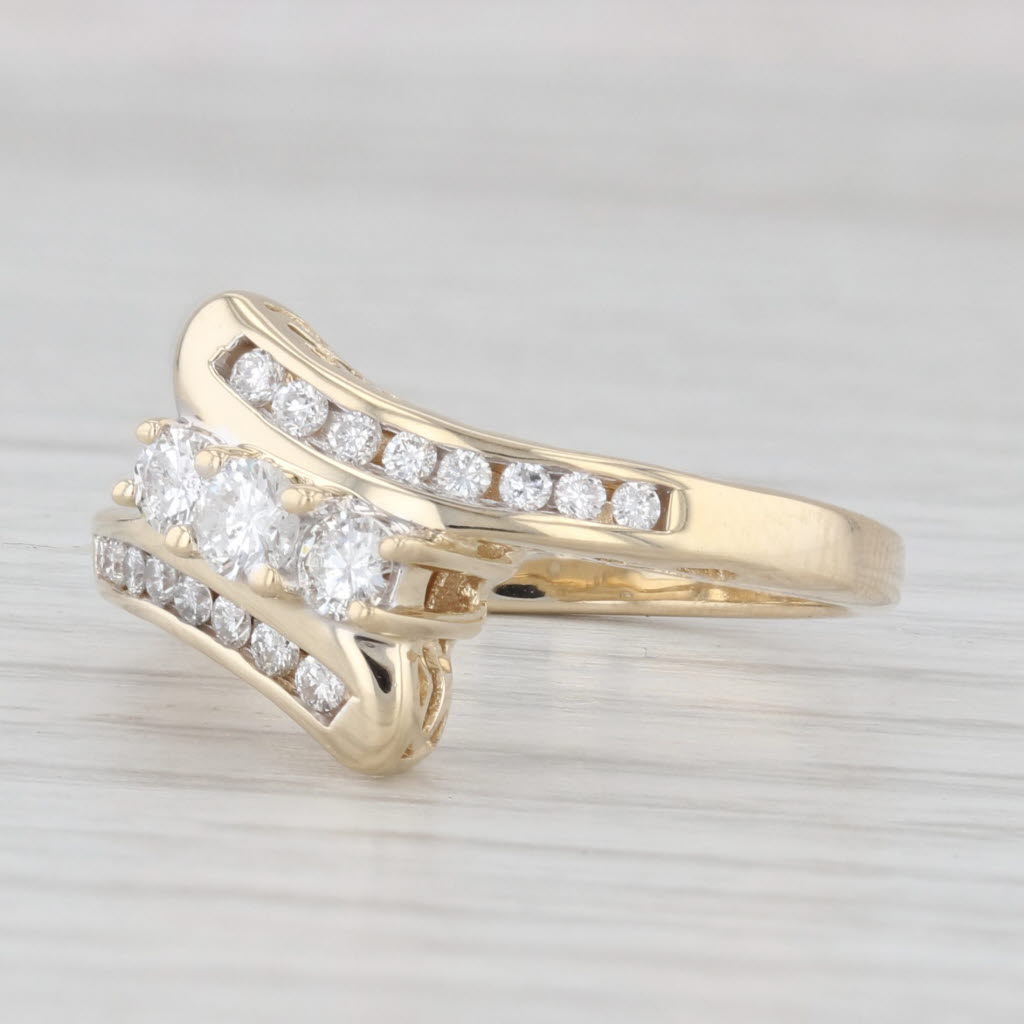 Light Gray 0.50ctw Diamond 3-Stone Bypass Ring 14k Yellow Gold Size 7