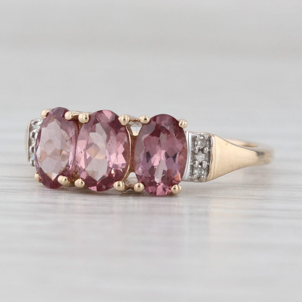 Light Gray 1.76ctw Color Change Garnet 3-Stone Ring 9k Yellow Gold Size 6.25 COA