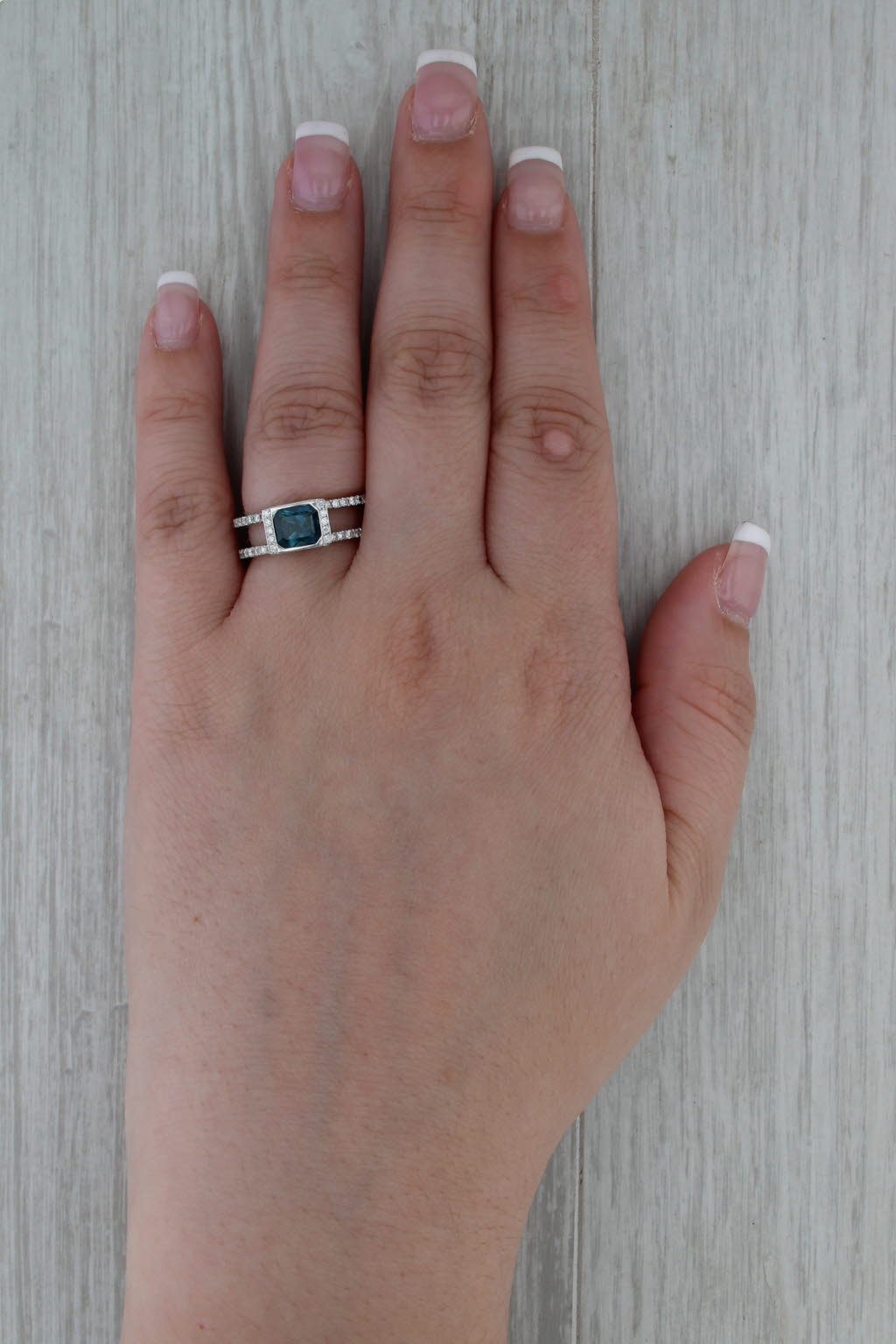 2.27ctw Blue Sapphire Diamond Ring 18k White Gold Size 6.75