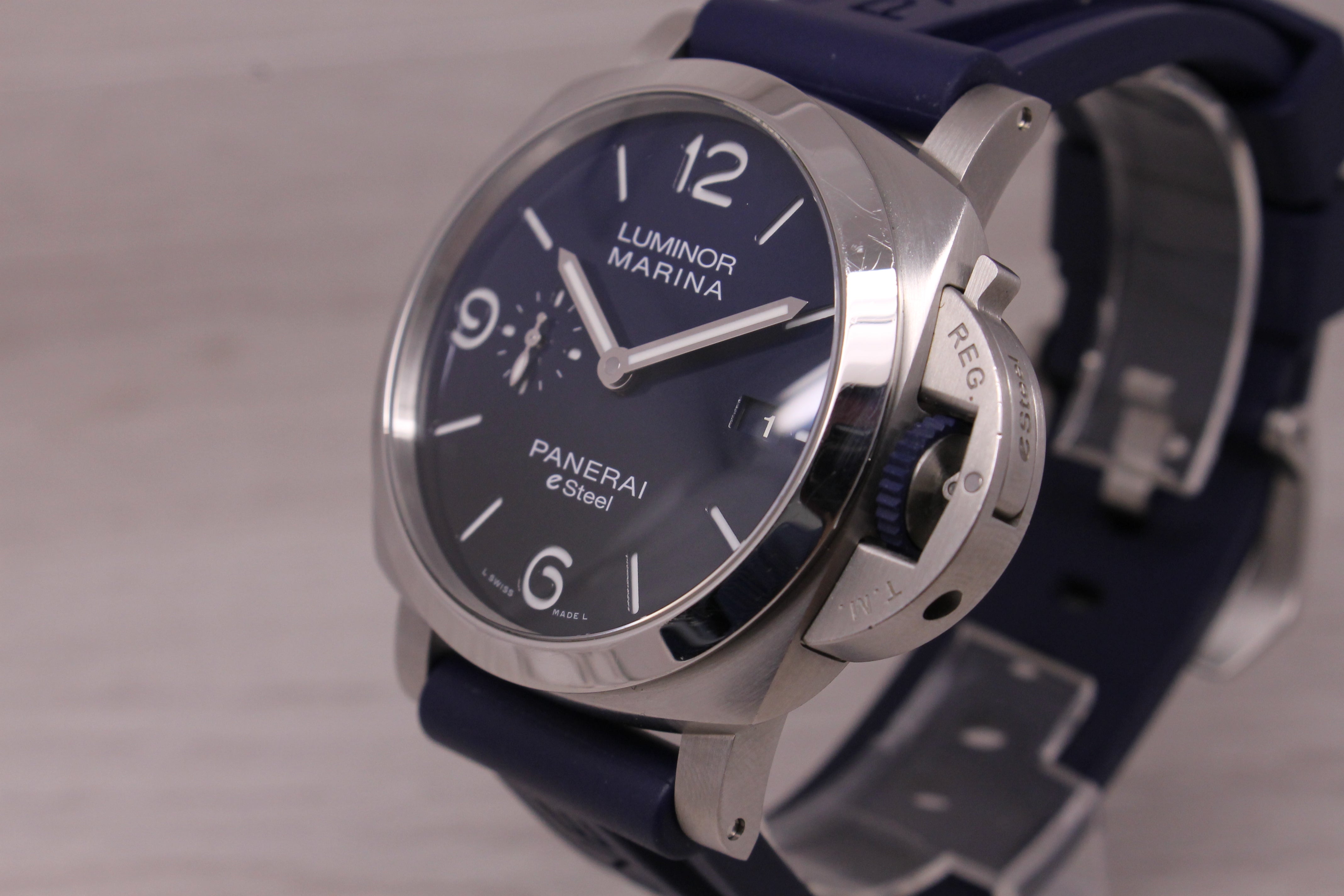 Light Slate Gray Panerai E-Steel Luminor Marina Blu Profundo Mens Steel Watch w/ Box PAM01157