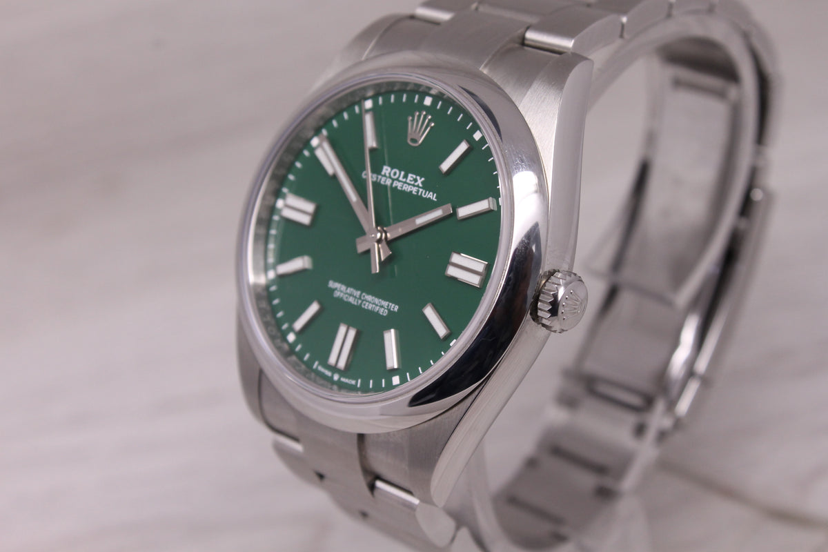 2022 Rolex Oyster Perpetual OP 41mm Steel Automatic Watch 124300 Green Box Card