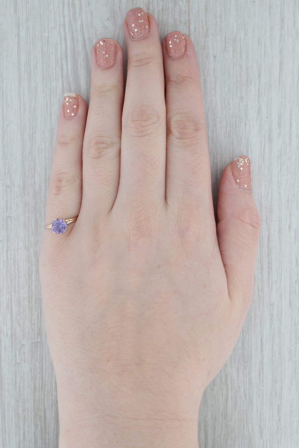Gray 1.60 ct Synthetic Color Change Sapphire Solitaire 10K Size 7 Ring