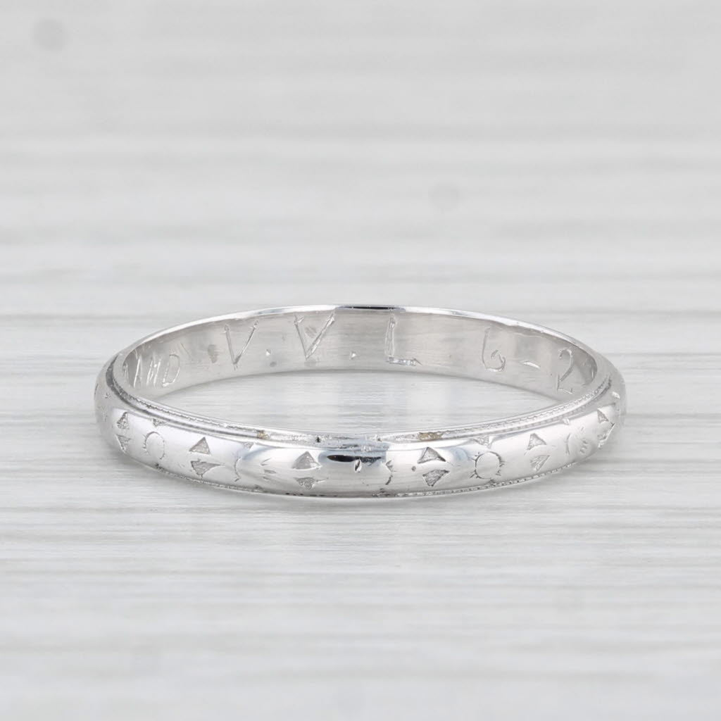 Light Gray Antique Etched Pattern Wedding Band Stackable Ring 18k White Gold Size 4.75