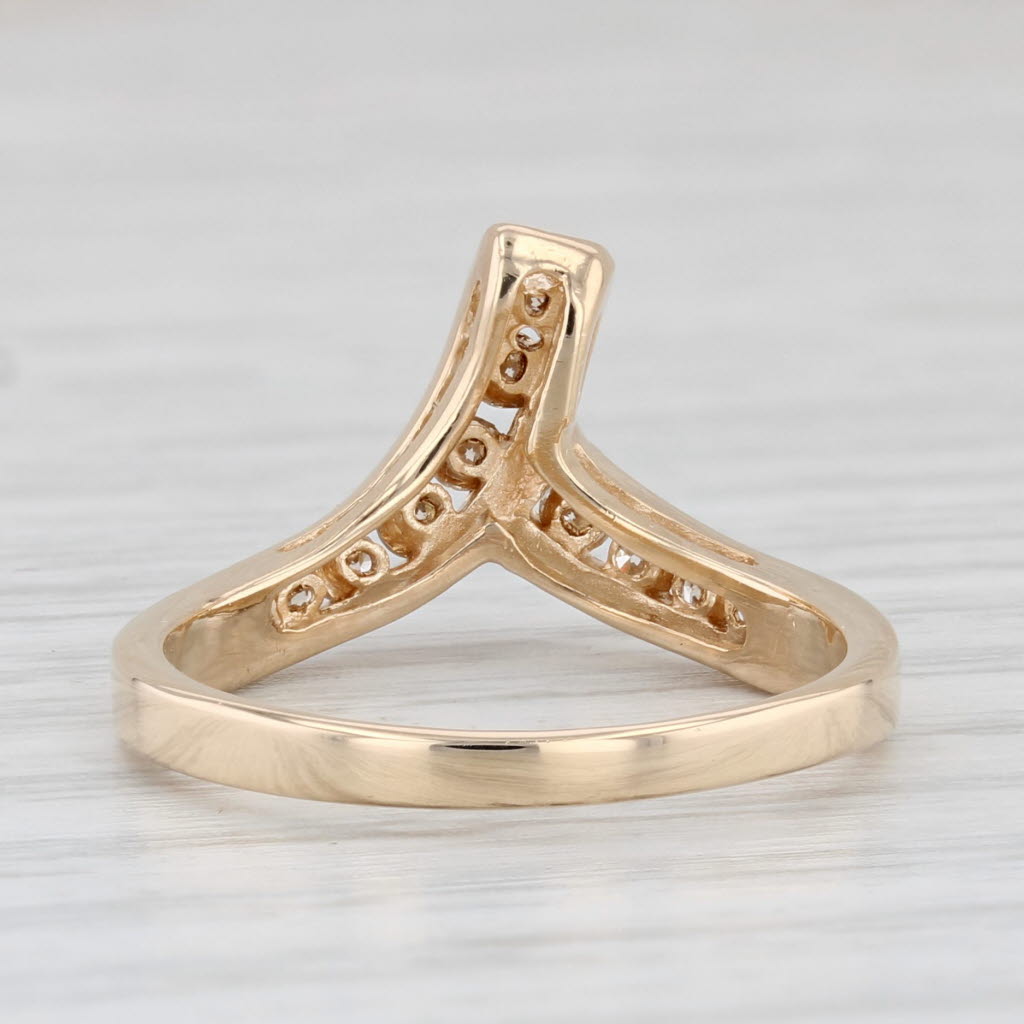 Light Gray 0.27ctw Diamond Contoured V Ring 14k Yellow Gold Size 6.75 Guard