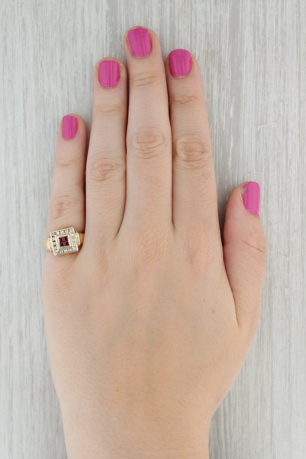 Gray 0.64ctw Ruby Diamond Halo Ring 14k Yellow Gold Size 6