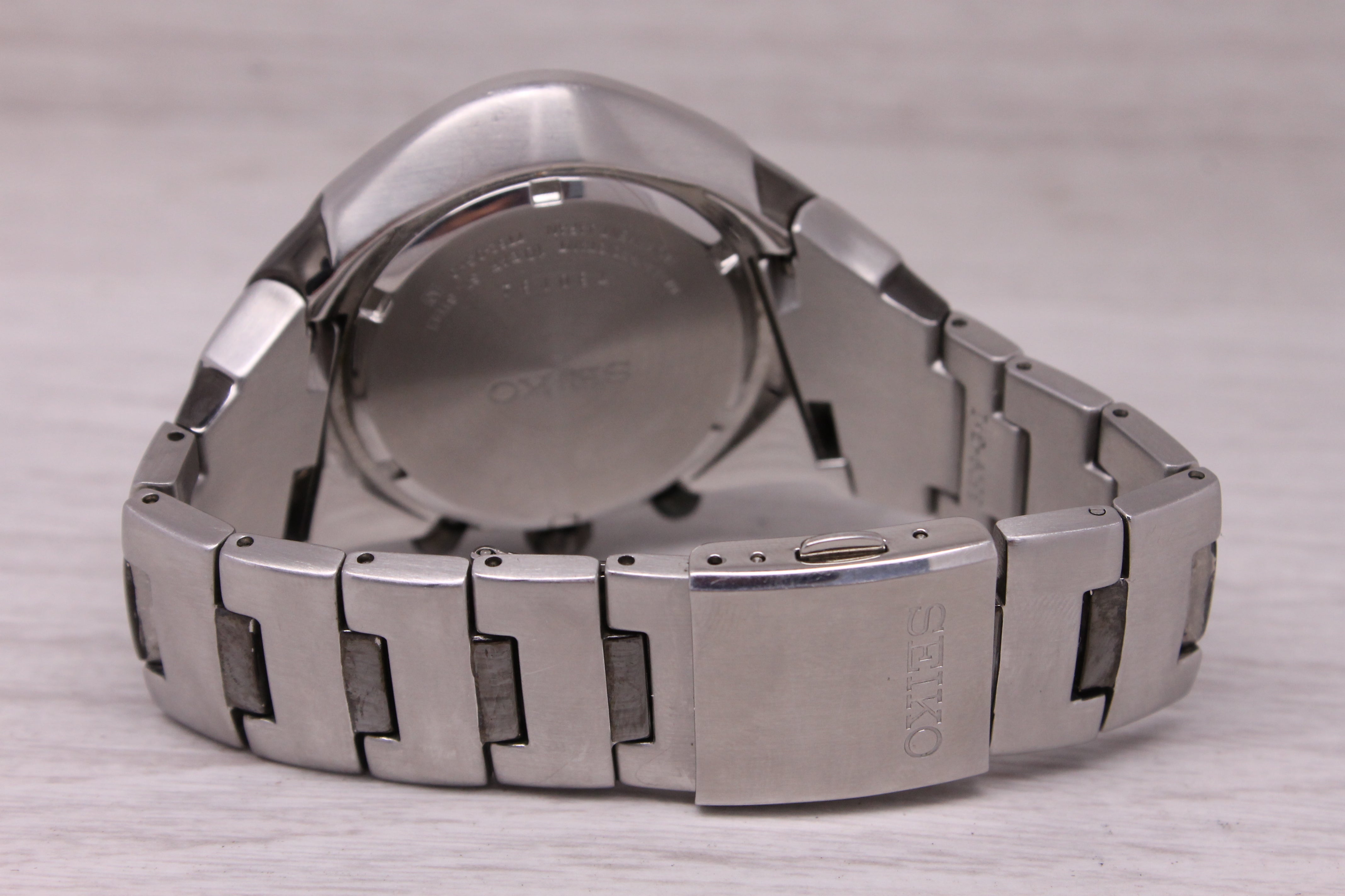 Seiko Elite Club 41mm Asymmetrical Chronograph Quartz Watch Steel Date 7T62-0GH0