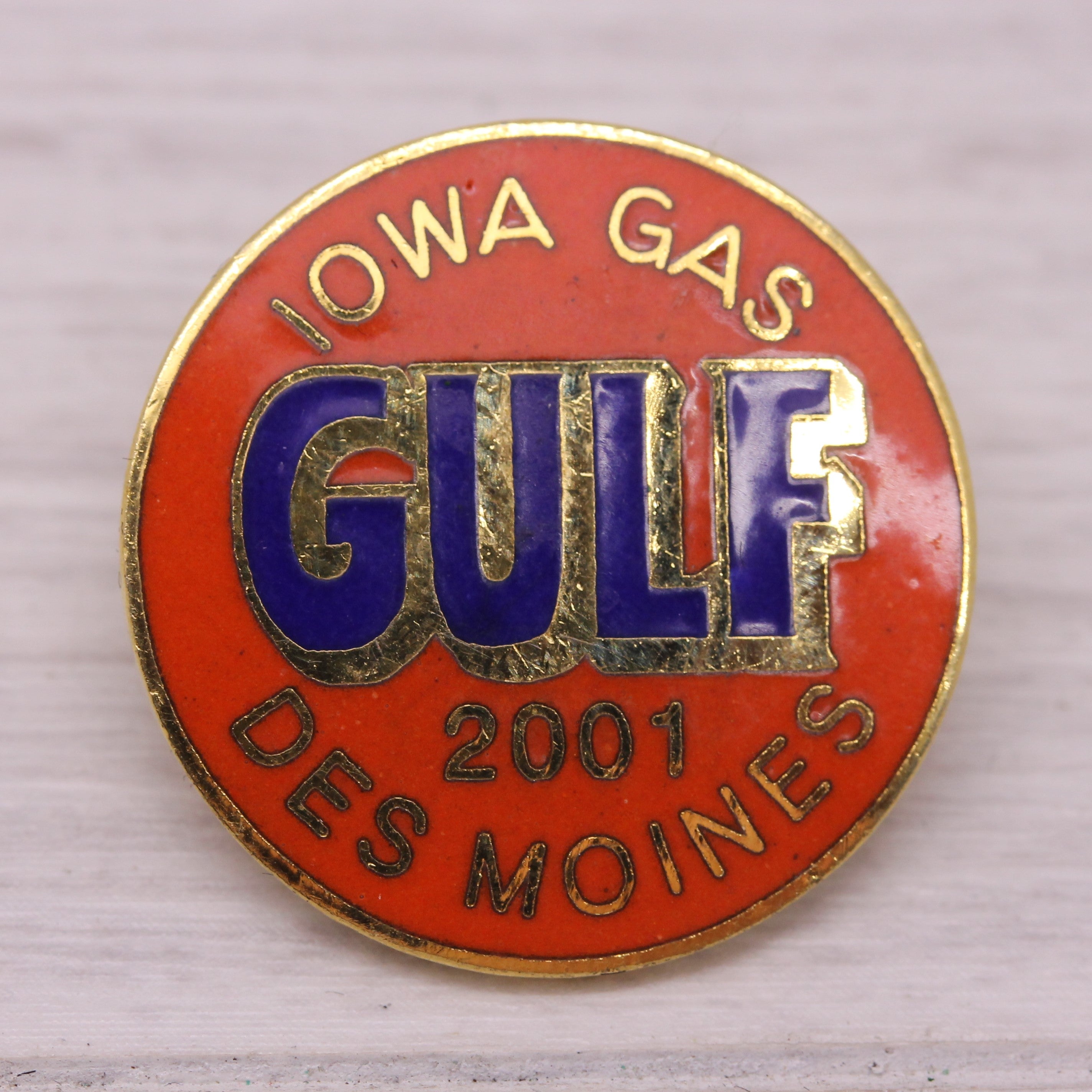 Gray Gulf Iowa Gas Company Service Pin Des Moines Gold Toned Enamel Tie Tac