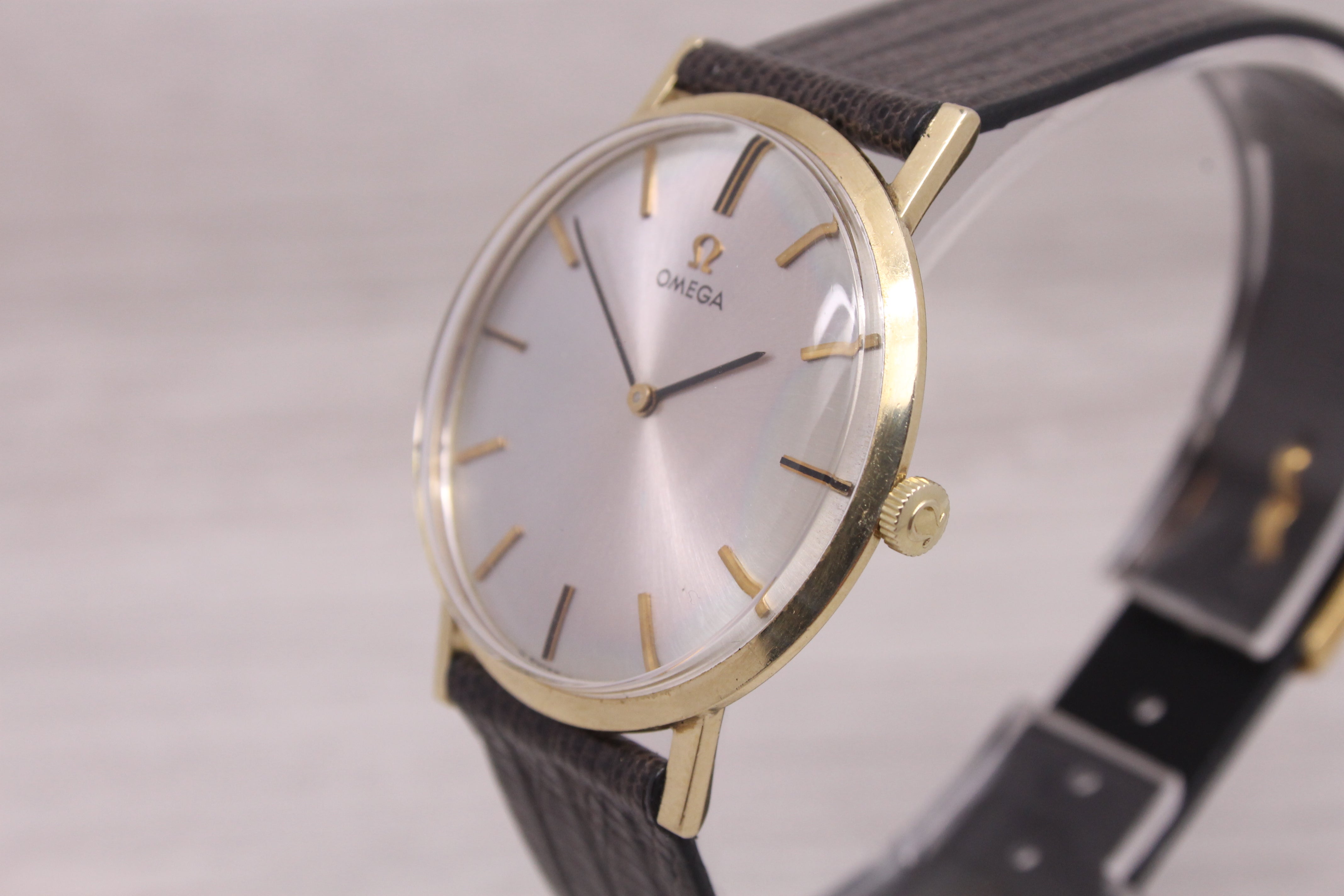 Gray Vintage 1970's Omega 14k Solid Gold 33mm Mens Dress Watch cal.625 Original