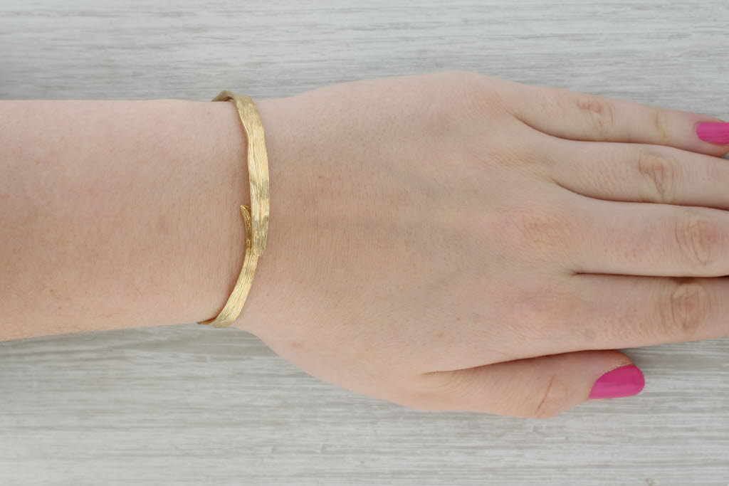 Dark Gray Michael Aram Palm Bangle Bracelet 18k Yellow Gold 7" Hinged Woodgrain Pattern