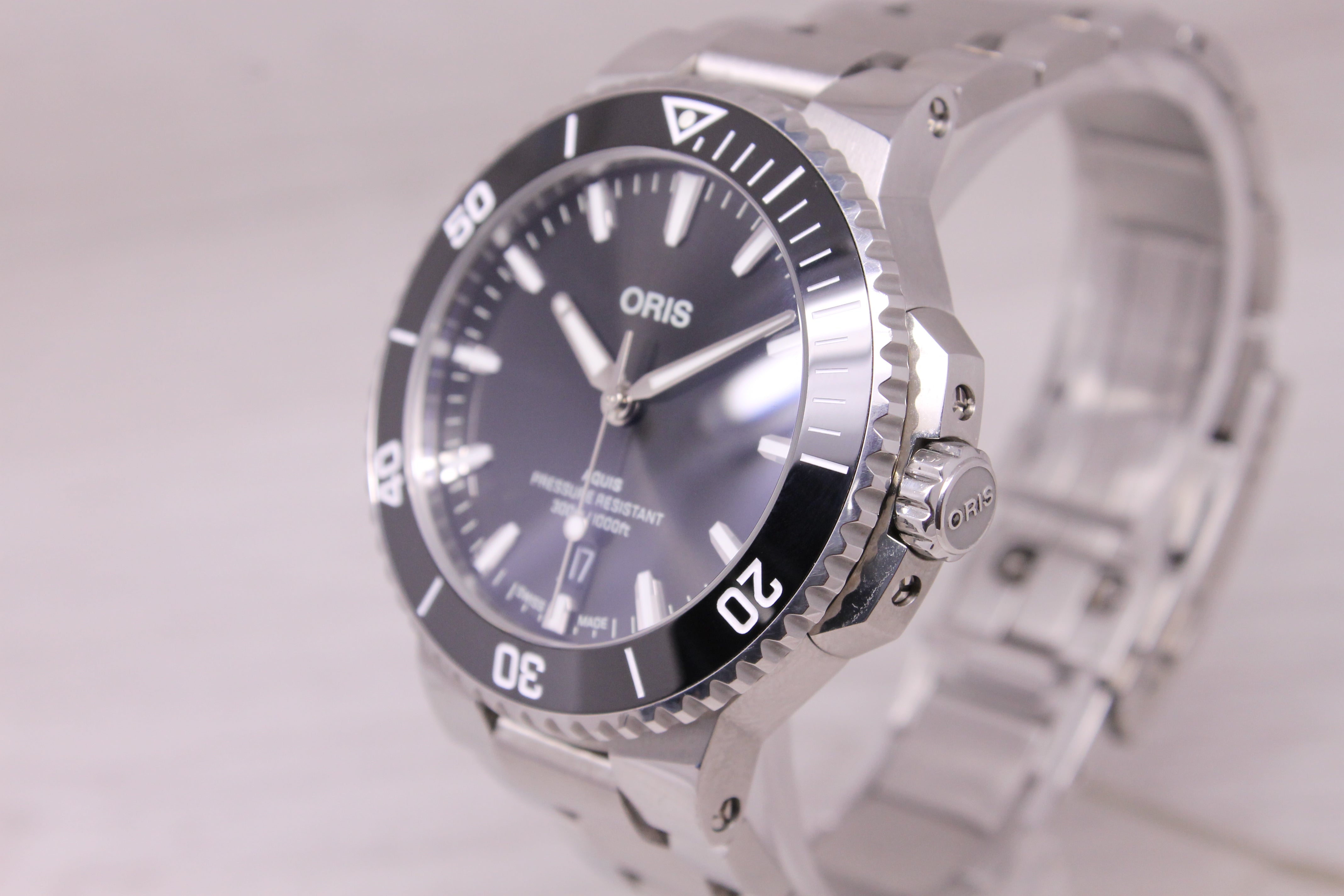 Oris Aquis 7787 Mens 41.5mm Steel Automatic Divers Watch w Box Bracelet Extras