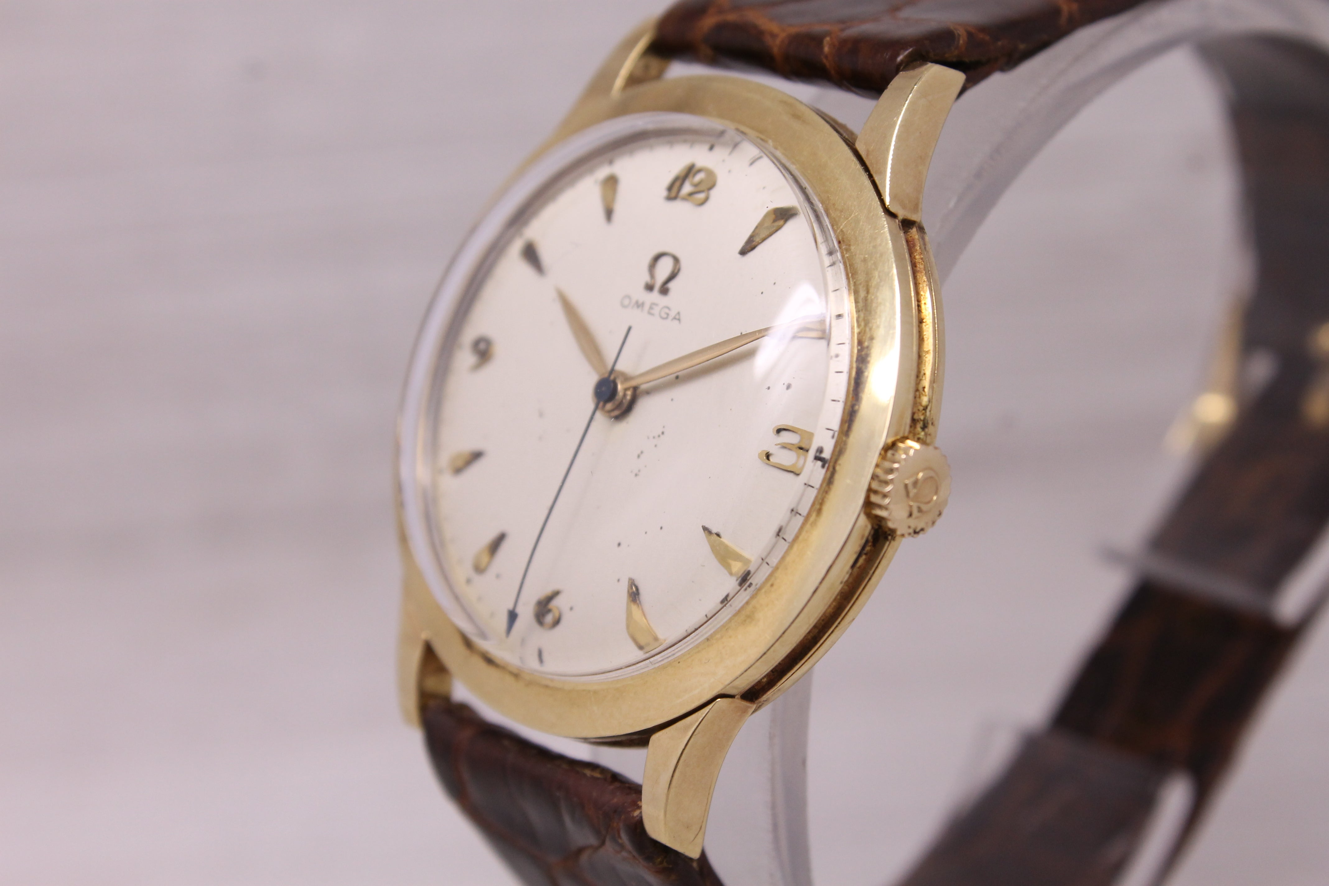 Vintage c.1950 Omega 35mm 14k Yellow Gold Calatrava Dress Watch c.371 Original