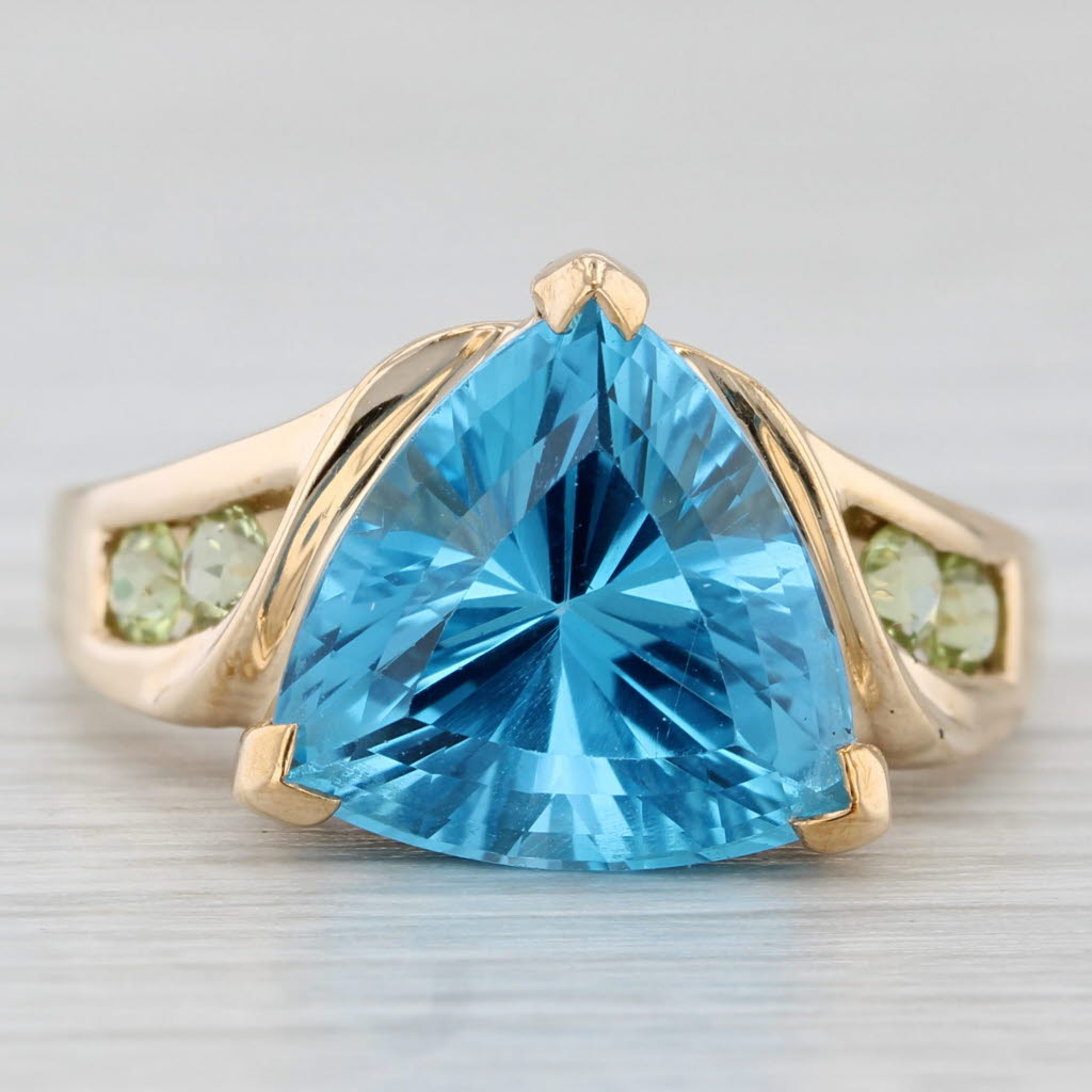 Light Gray 7.54ctw Trillion Blue Topaz Green Peridot Ring 10k Yellow Gold Size 9