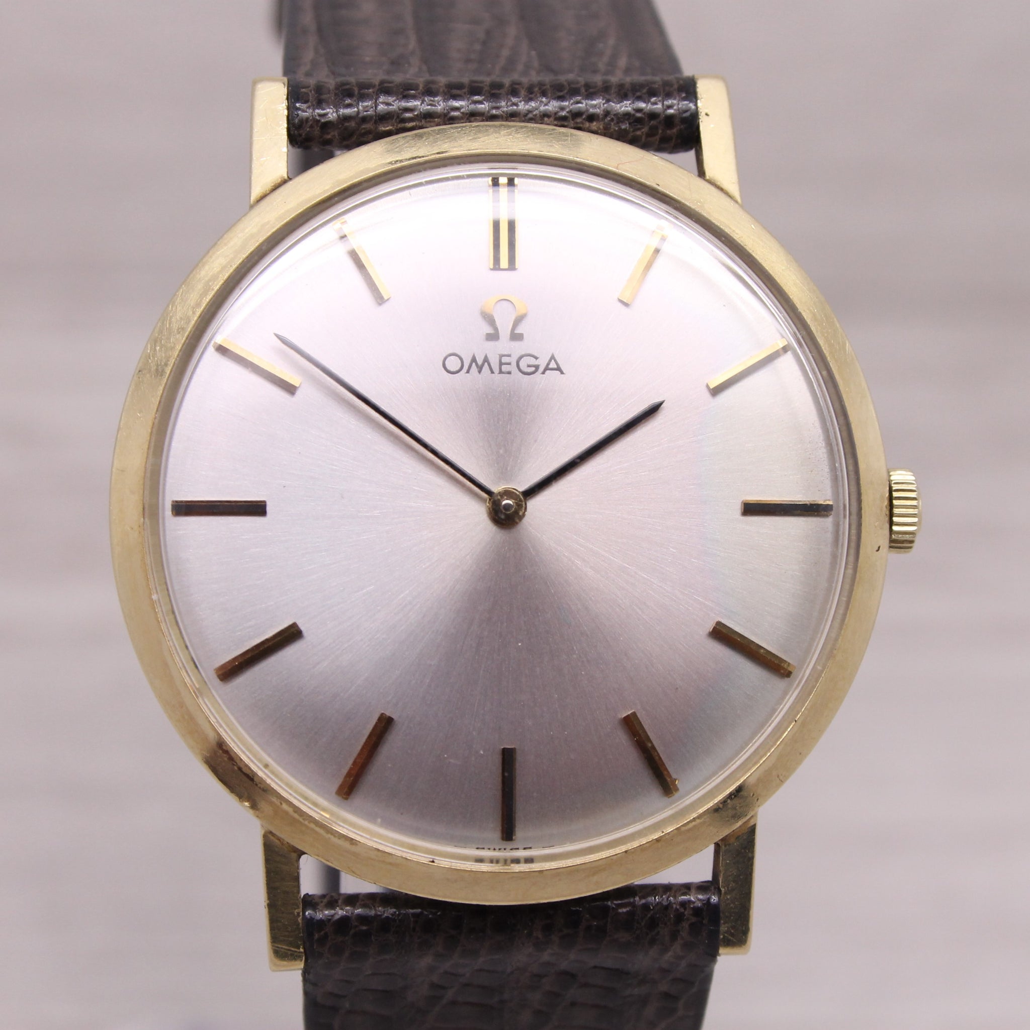Vintage 1970's Omega 14k Solid Gold 33mm Mens Dress Watch cal.625 Orig