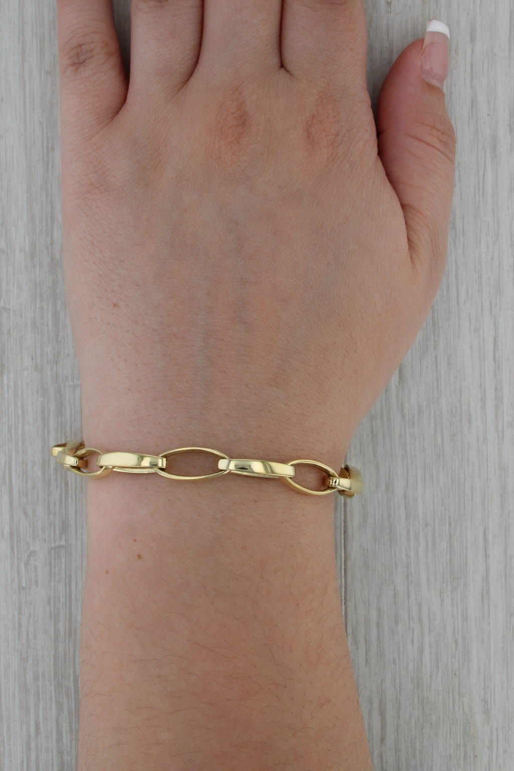 Slane & Slane Elongated Cable Chain Bracelet 18k Yellow Gold 8" Toggle Clasp