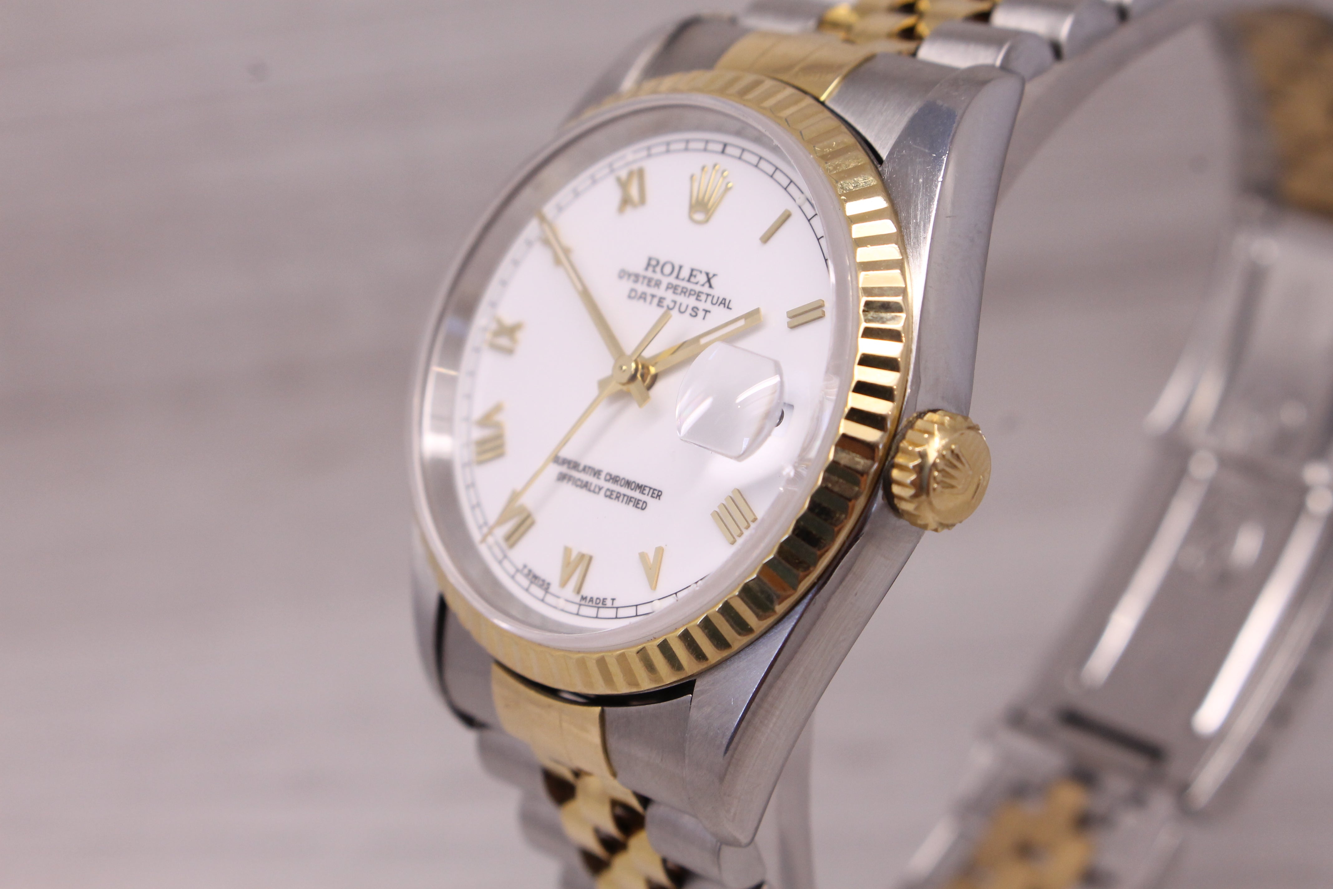 Vintage 1995 Rolex Datejust 16233 Mens 18k & Steel Automatic Watch w Box Papers