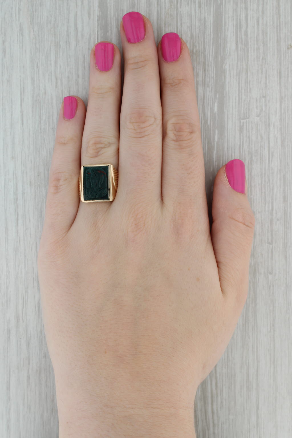 Dark Gray Vintage Bloodstone Carved Soldier Cameo Ring 10k Yellow Gold Size 8.5