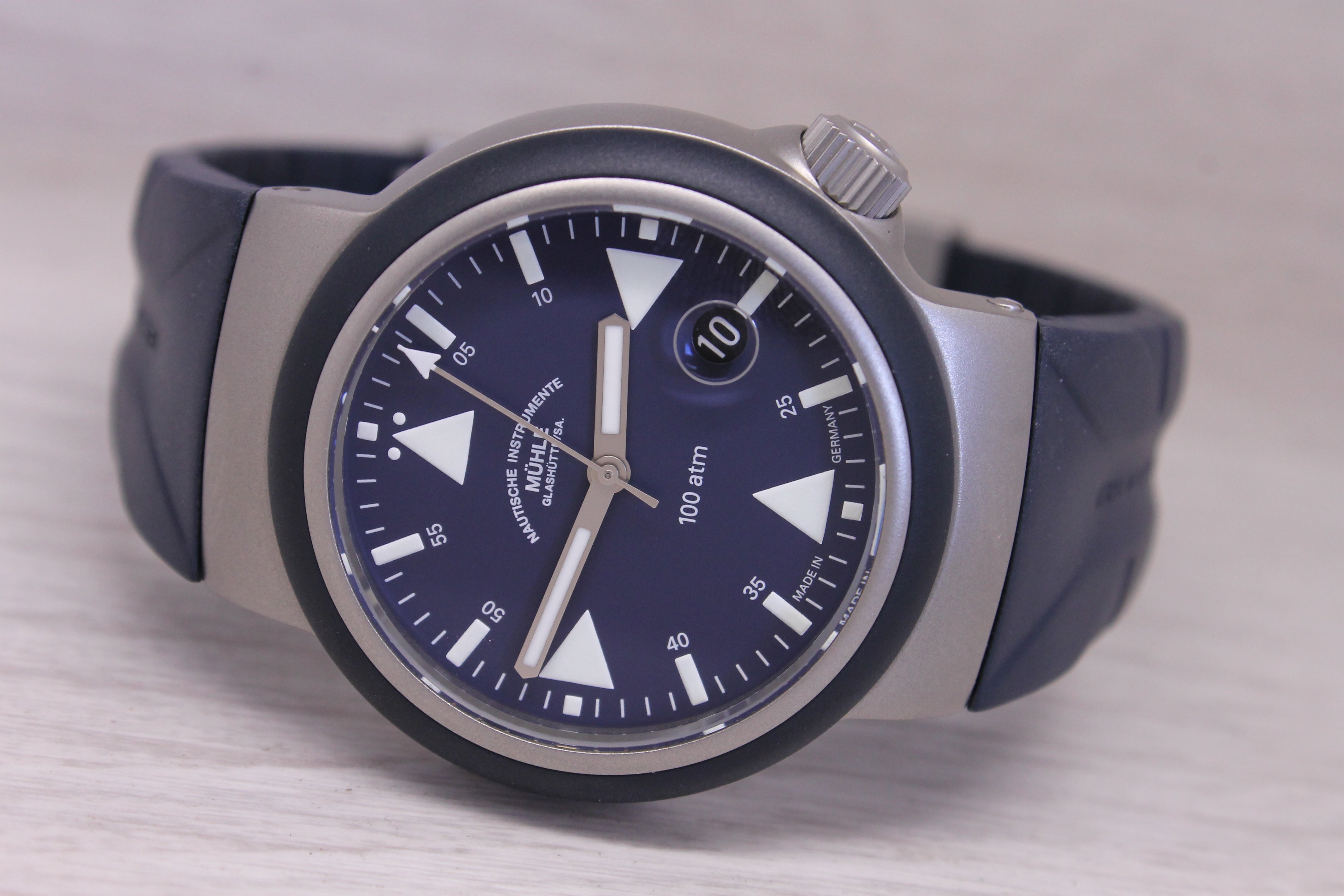 Muhle Glashutte SAR Rescue Timer Mens 42mm Automatic Divers Watch Box M1-41-02