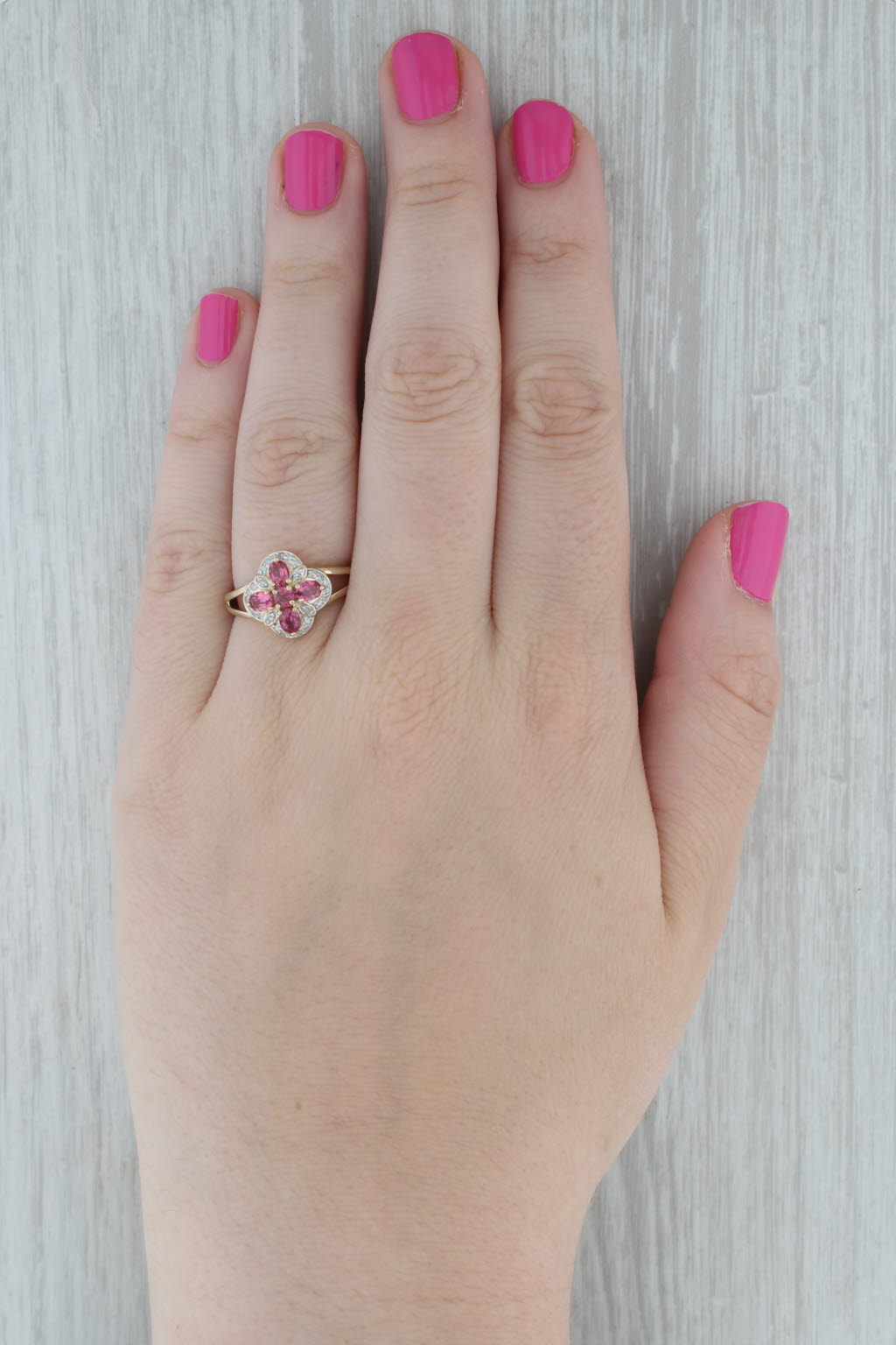 Dark Gray 0.80ctw Pink Spinel Diamond Flower Ring 10k Yellow Gold Size 8