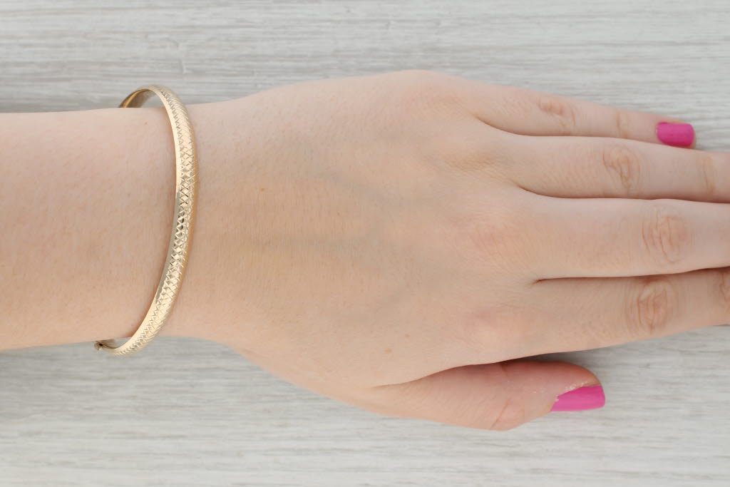 Gray Crosshatch Pattern Bangle Bracelet 14k Yellow Gold 8" 6mm Hinged Snap Clasp