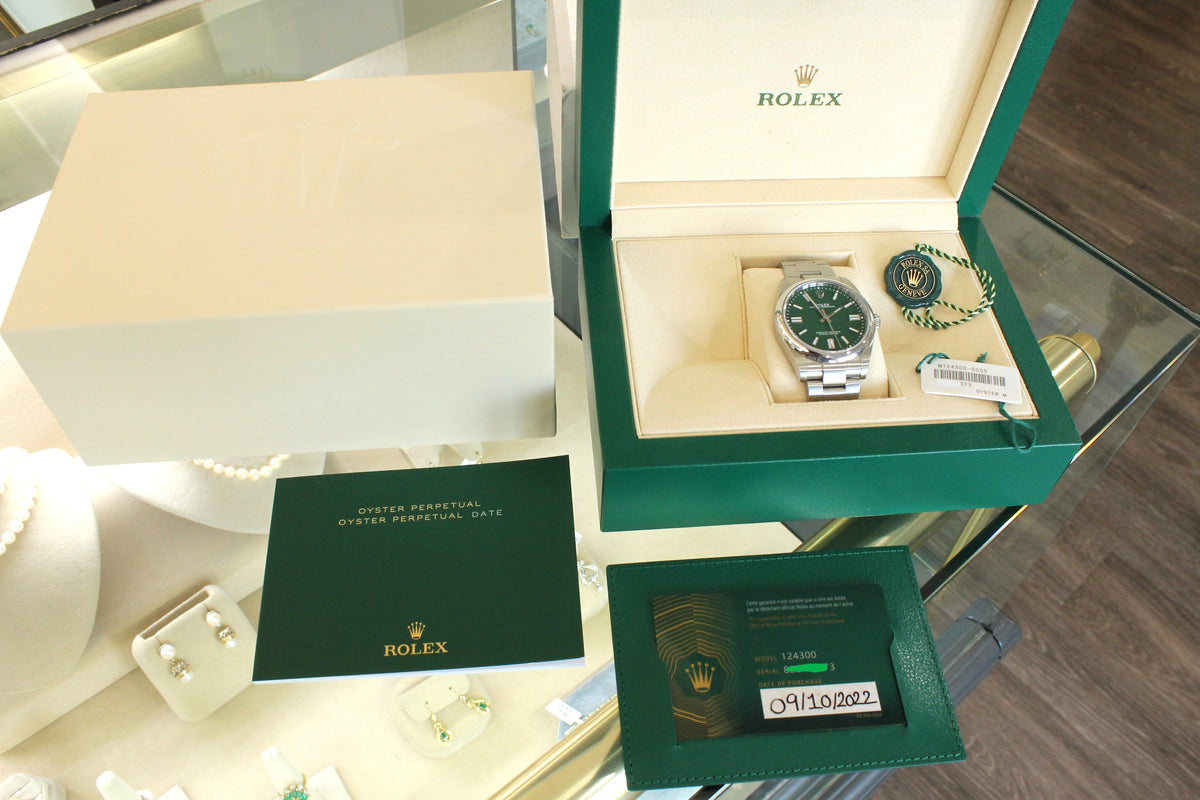2022 Rolex Oyster Perpetual OP 41mm Steel Automatic Watch 124300 Green Box Card
