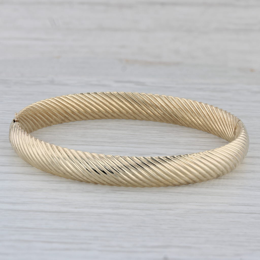 Gray Scalloped Bangle Bracelet 14k Yellow Gold 7" 8.3mm Hinged Clasp