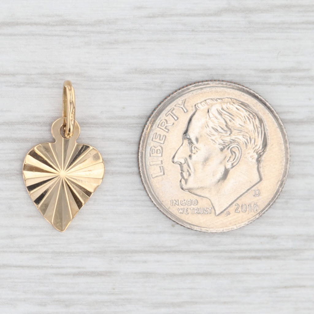 Light Gray Small Rayed Heart Charm 18k Yellow Gold Pendant
