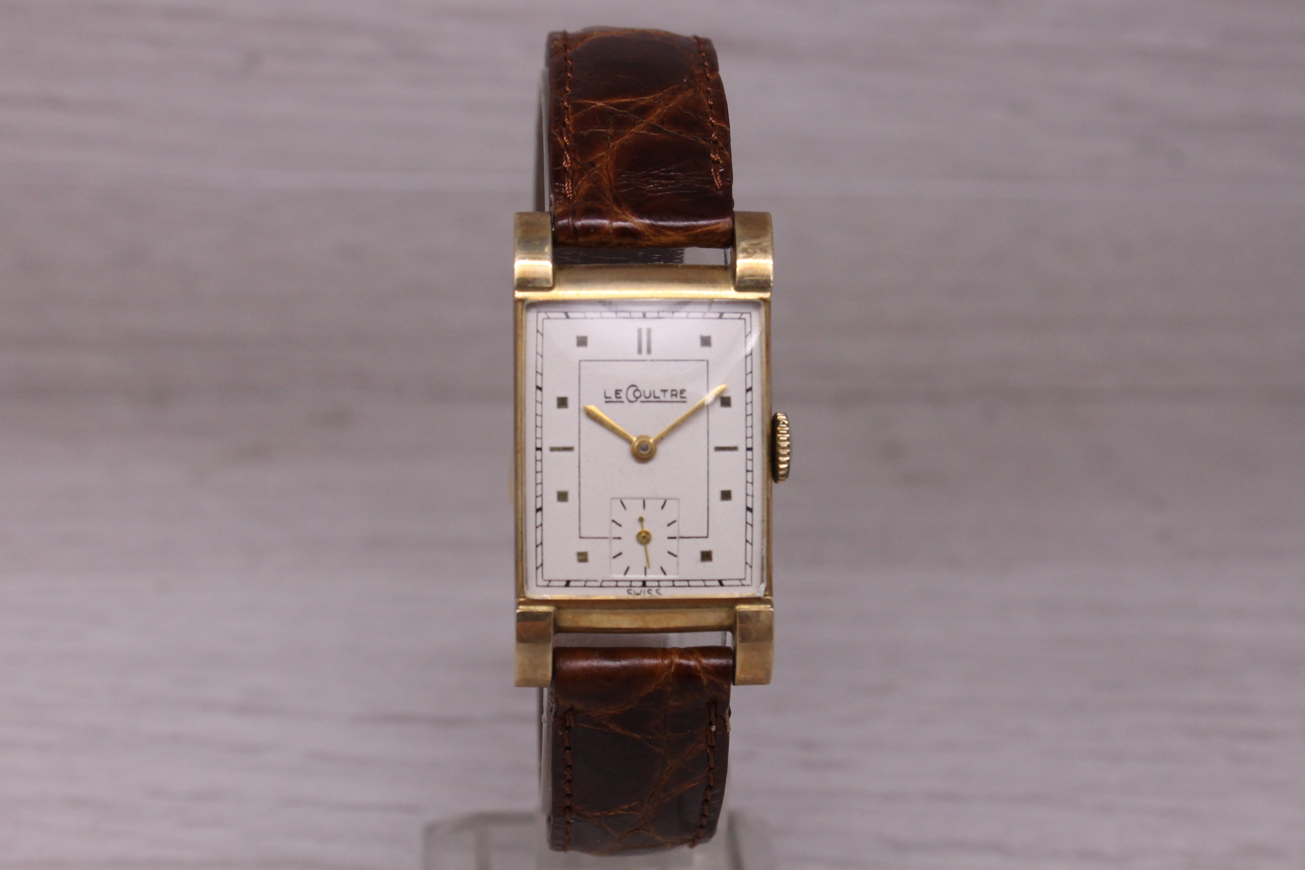 Vintage c.1950's LeCoultre 10k Rose Gold Filled Mens Dress Watch Fancy Lugs 11LO