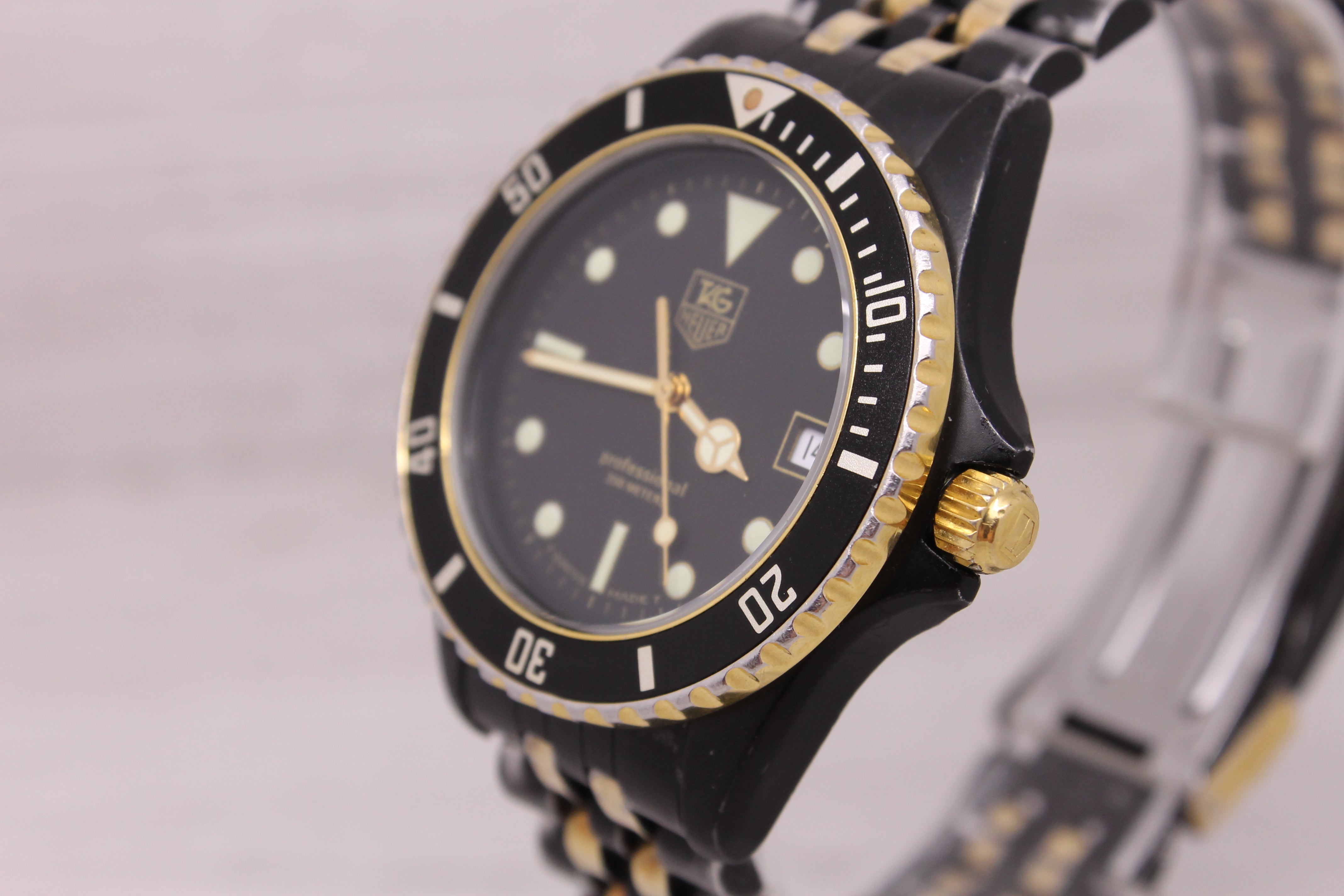 Gray Vintage 1980's Tag Heuer Pro Mens 37mm Black PVD Quartz Divers Watch 980.029B