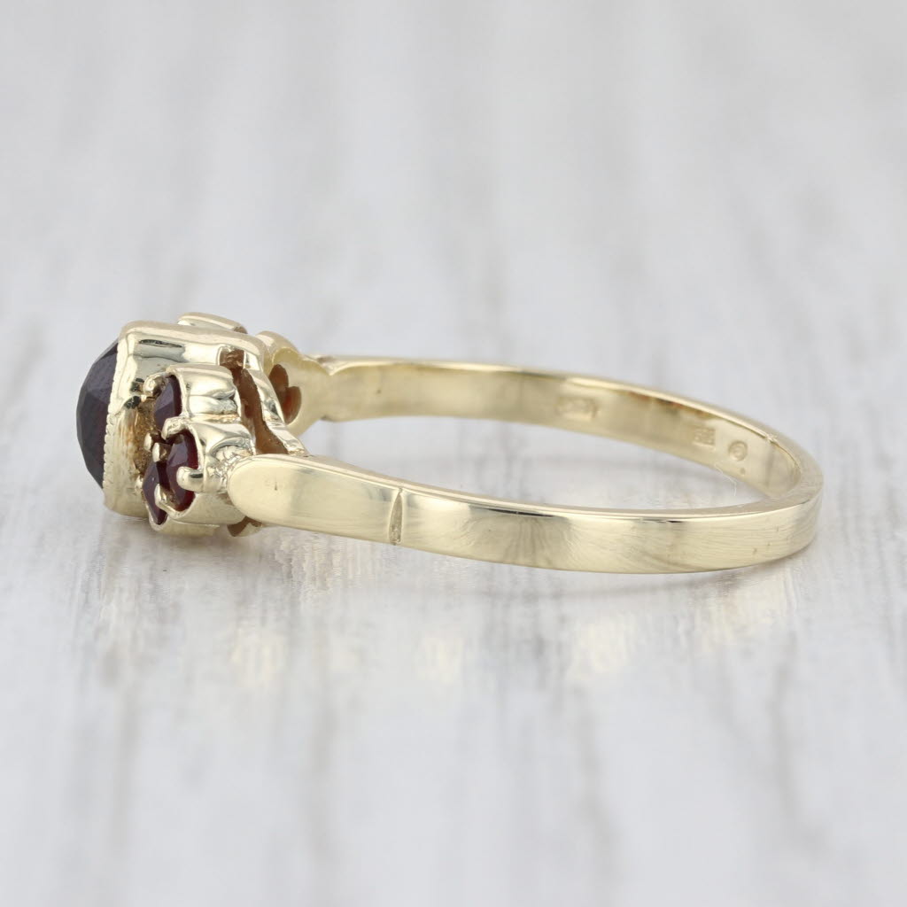 0.87ctw Garnet Ring 14k Yellow Gold Size 7.75