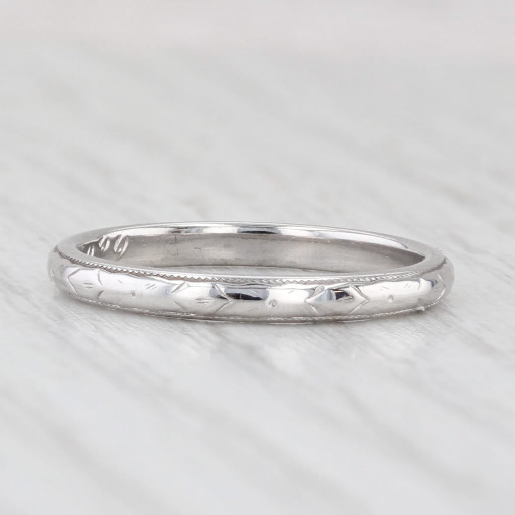 Light Gray Antique Floral Engraved Wedding Band 18k White Gold Ring Stakable Size 5