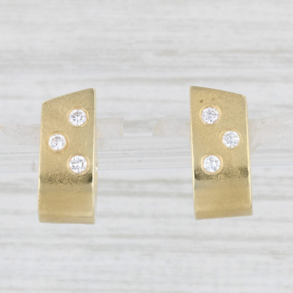 Light Gray 0.20ctw Diamond Oval Hoop Earrings 18k Yellow Gold Hinged Snap Top Hoops