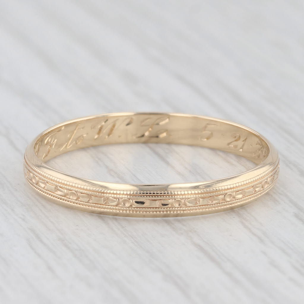 Light Gray Vintage 14K Yellow Gold Engraved Floral Pattern Wedding Band Size 13.25 Ring