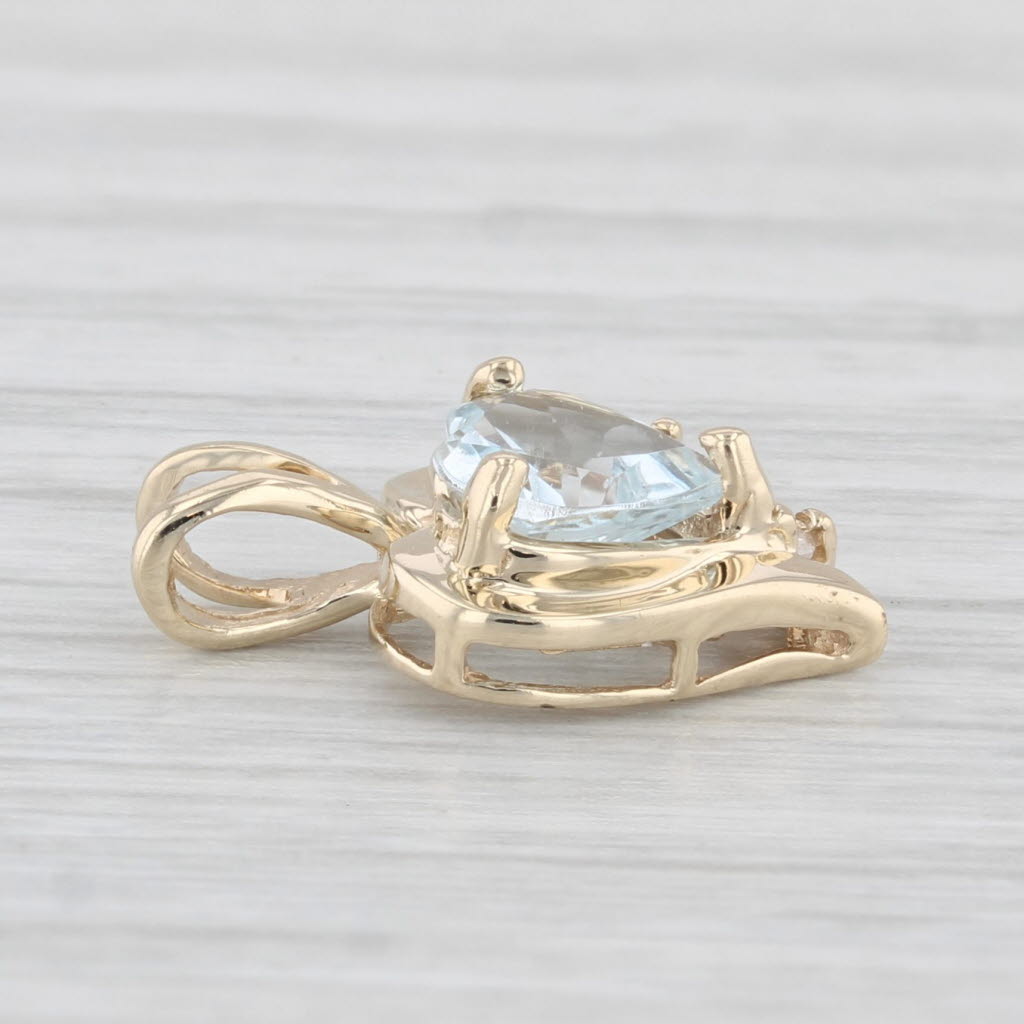 Light Gray 0.65ctw Aquamarine Cubic Zirconia Heart Pendant 10k Yellow Gold