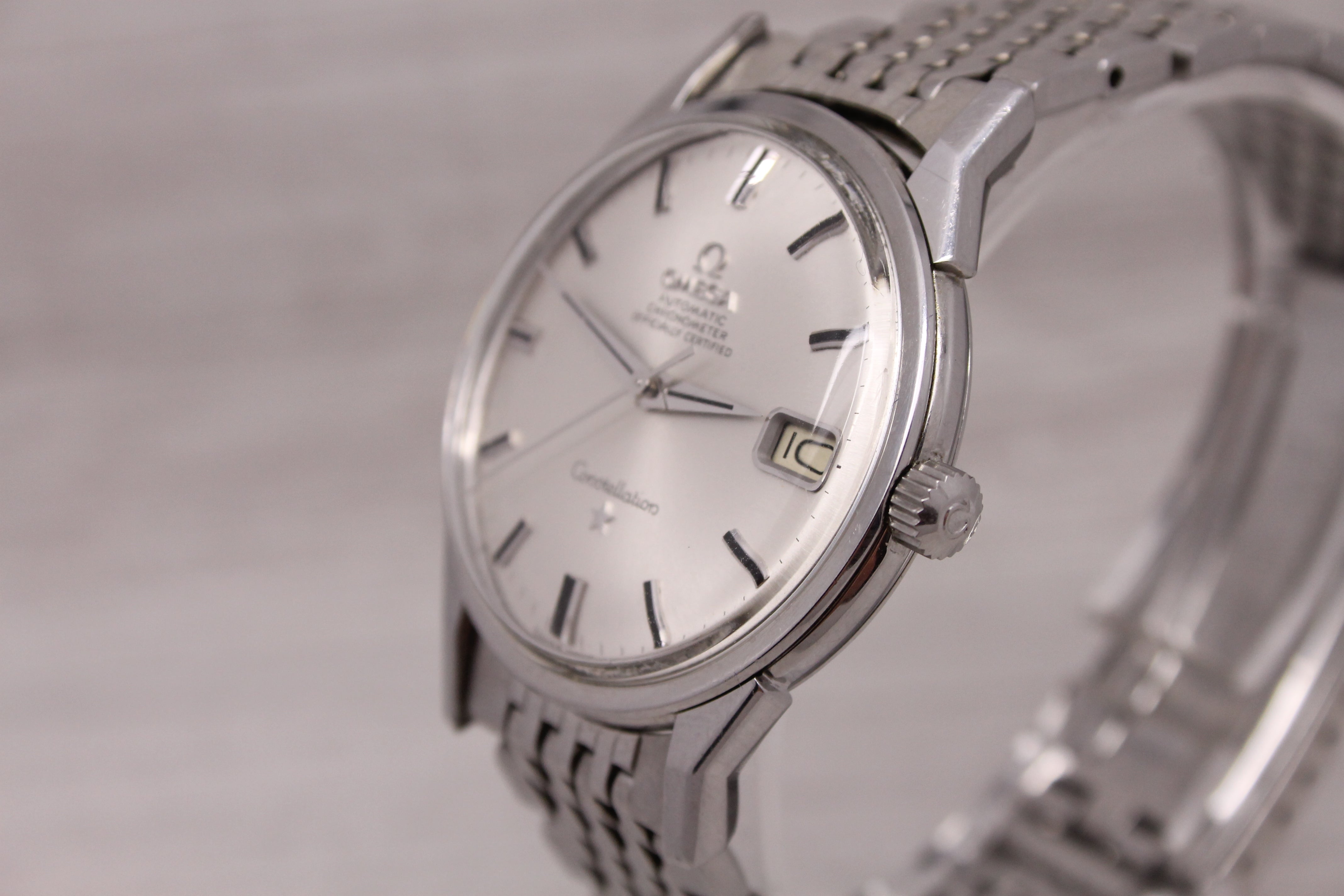 Rosy Brown Vintage 1962 Omega Constellation 14902 Mens 34mm Steel Automatic Watch Rice Band