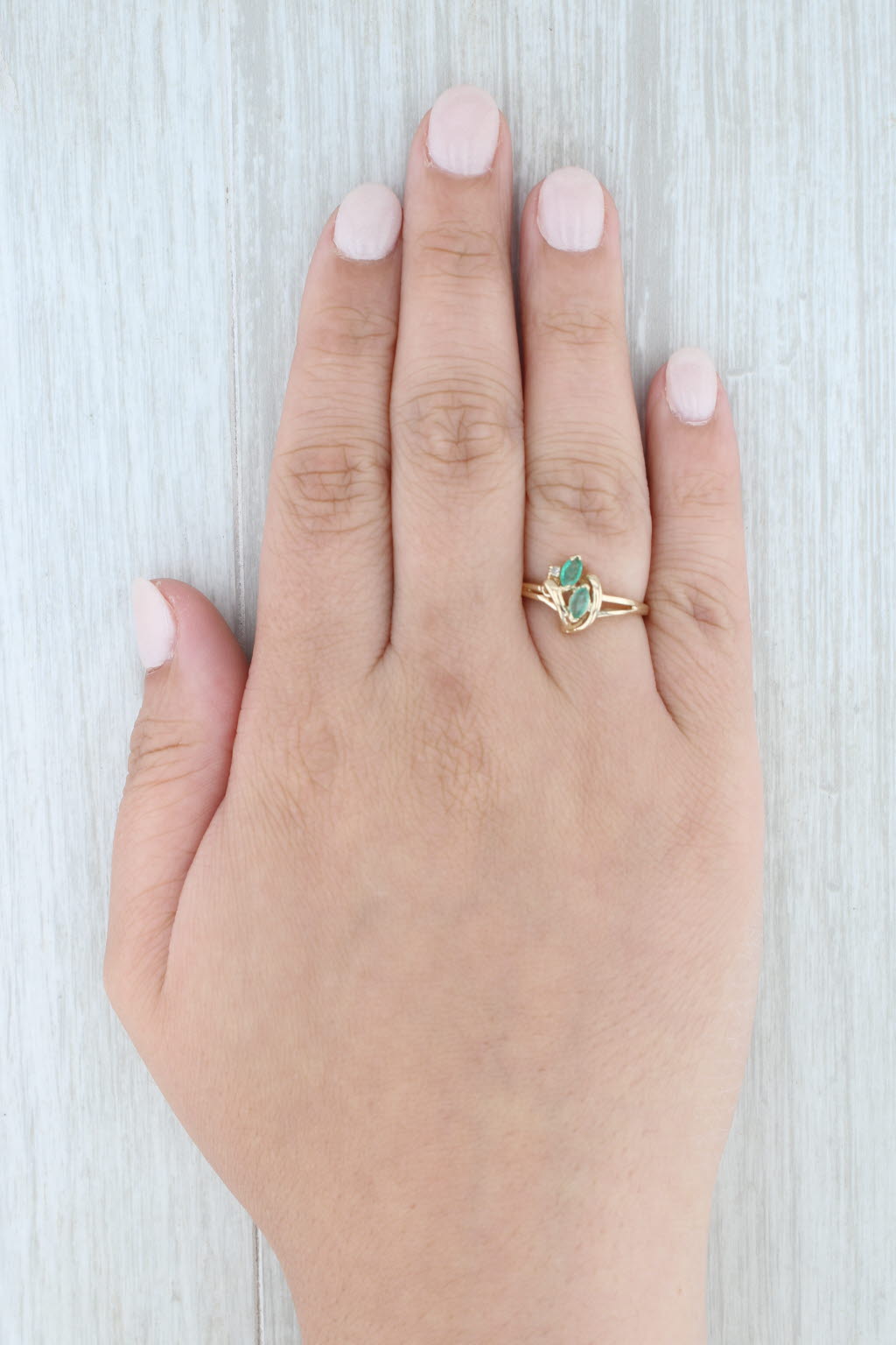 Light Gray 0.30ctw Green Beryl Emerald Diamond Ring 10k Yellow Gold Size 7